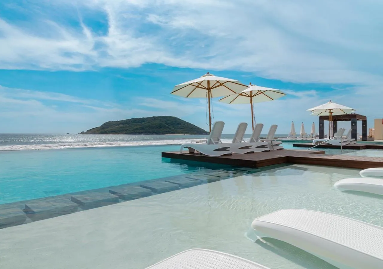 Swimming pool in The Palms Resort of Mazatlan