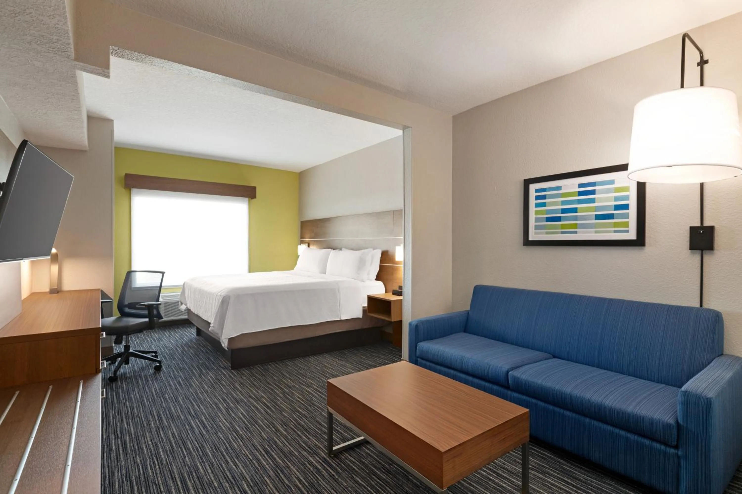 Photo of the whole room, Bed in Holiday Inn Express & Suites Pembroke Pines-Sheridan St by IHG