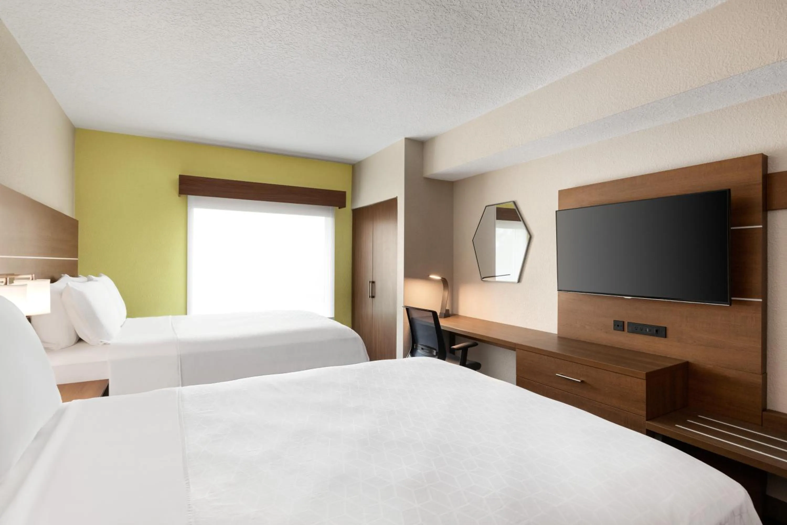 Photo of the whole room, Bed in Holiday Inn Express & Suites Pembroke Pines-Sheridan St by IHG
