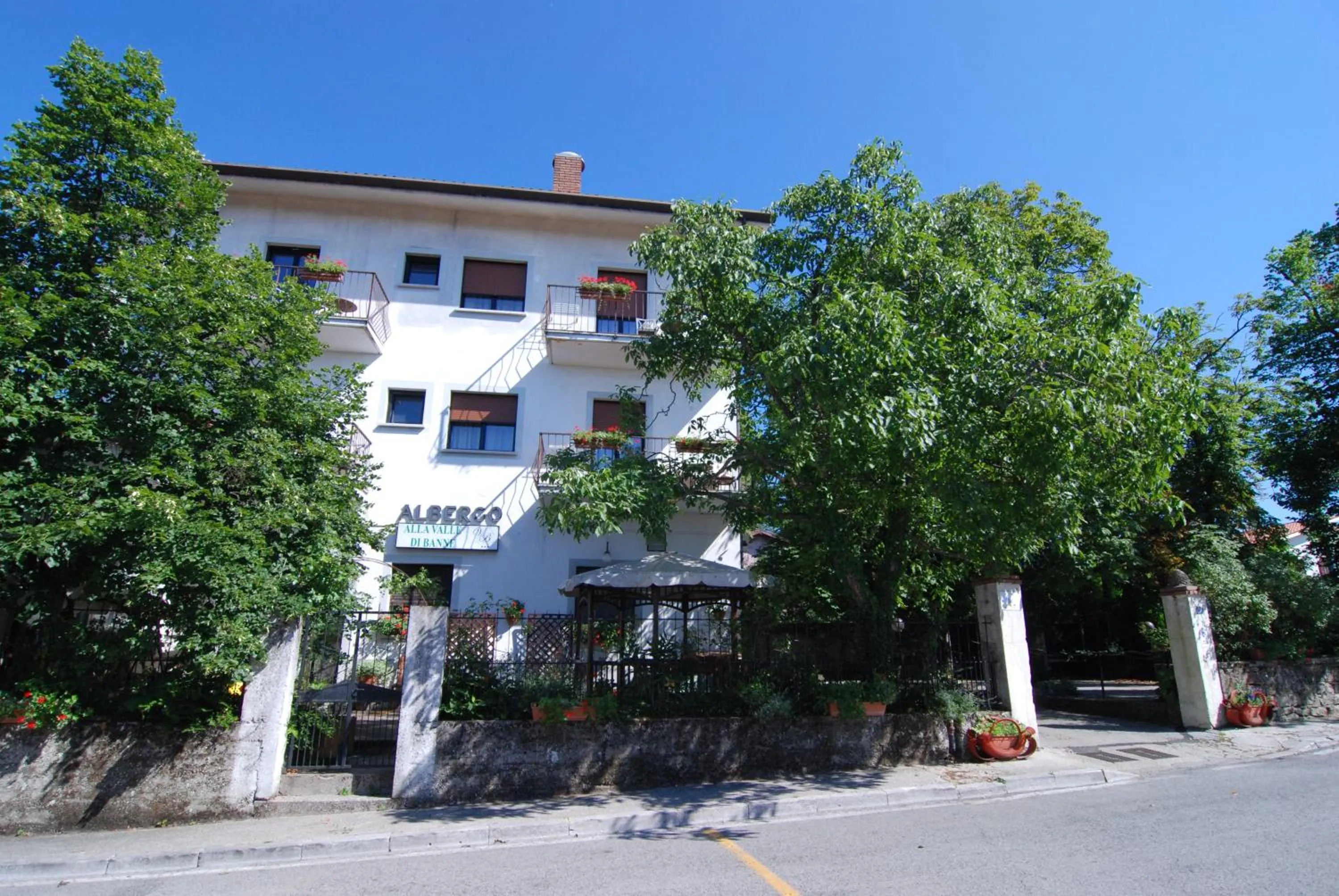 Property building in Albergo Alla Valle di Banne