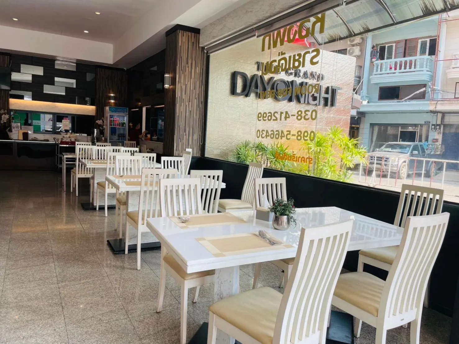 Restaurant/places to eat in The Grand Day Night