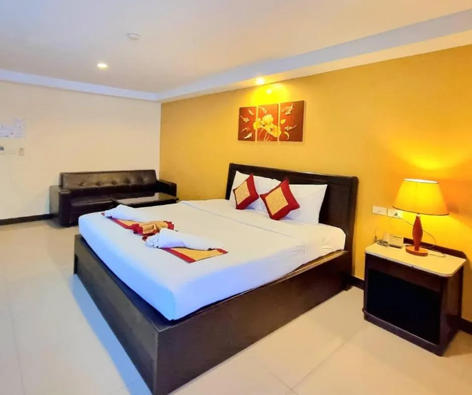 Bedroom, Bed in The Grand Day Night