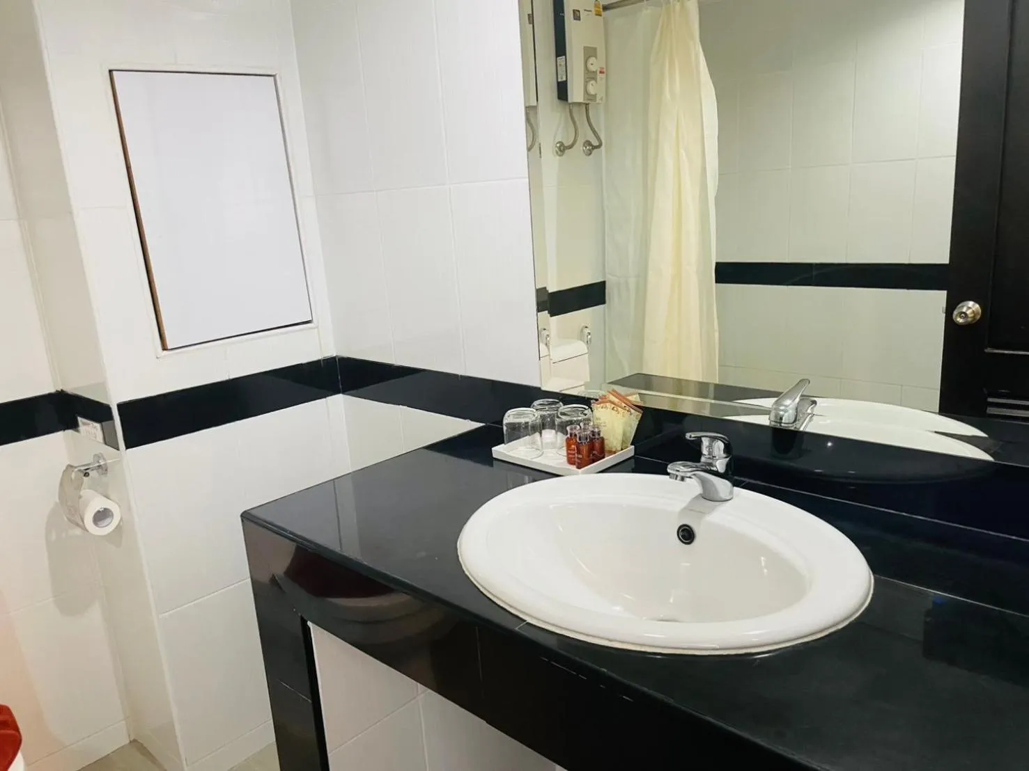 Bathroom in The Grand Day Night