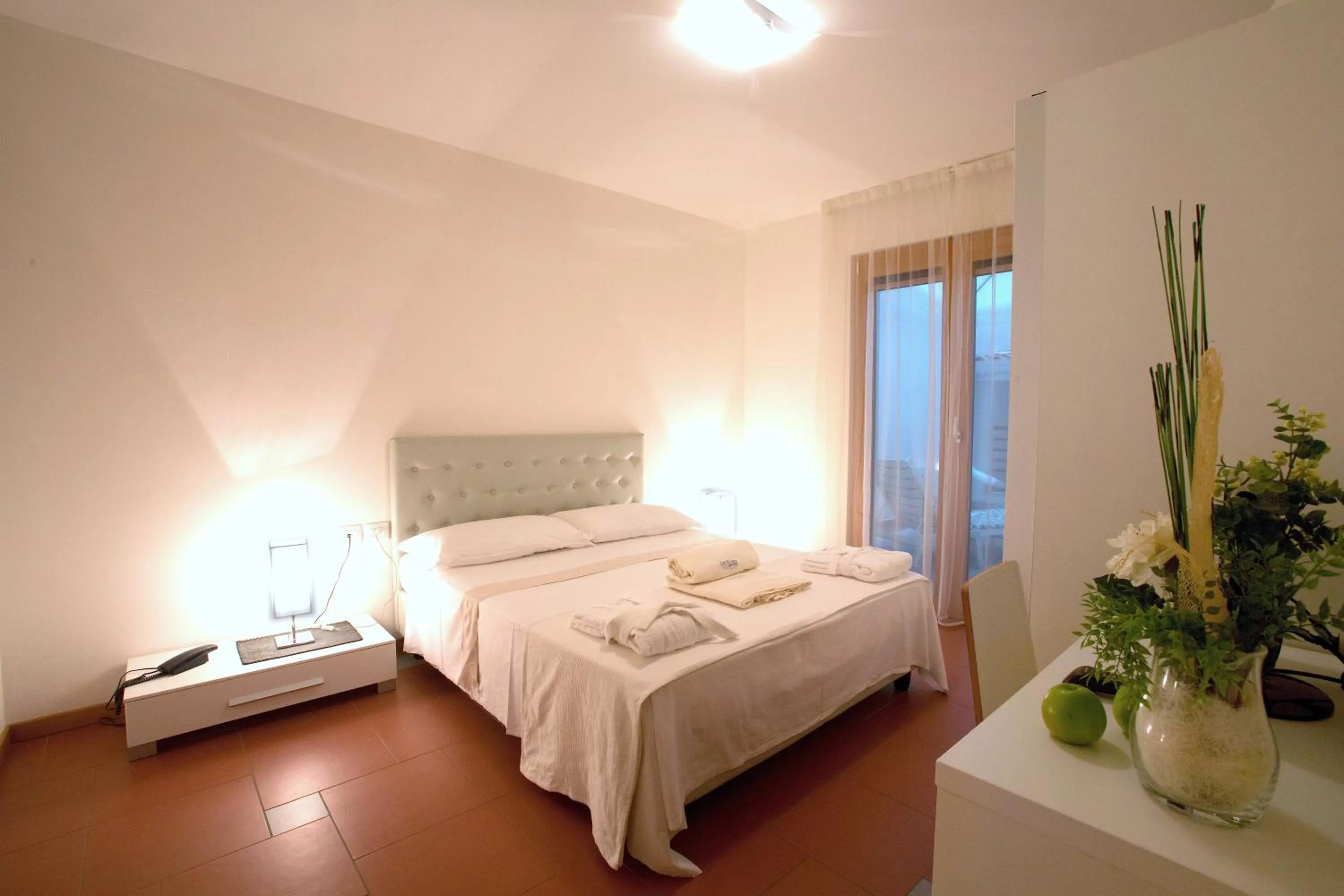 Photo of the whole room, Bed in Lacroma Aparthotel