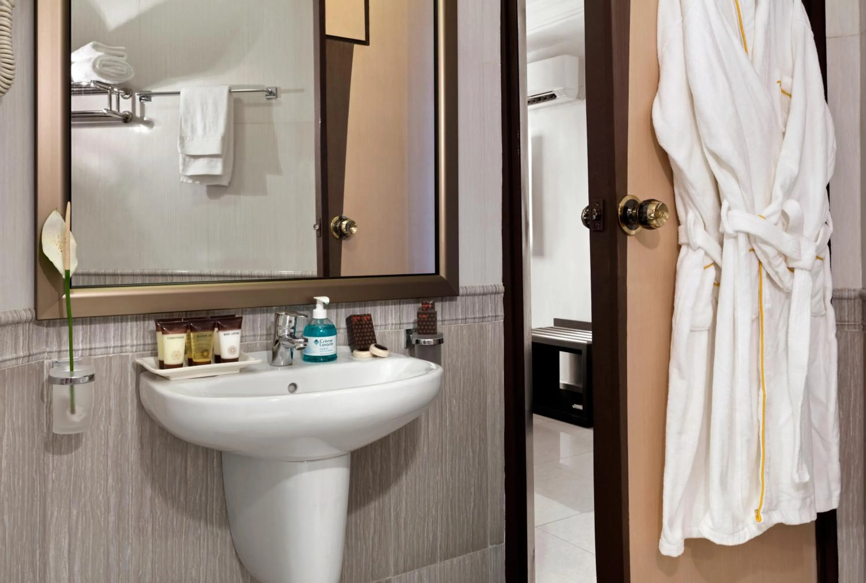 Bathroom in Bravia Hotel Ouagadougou