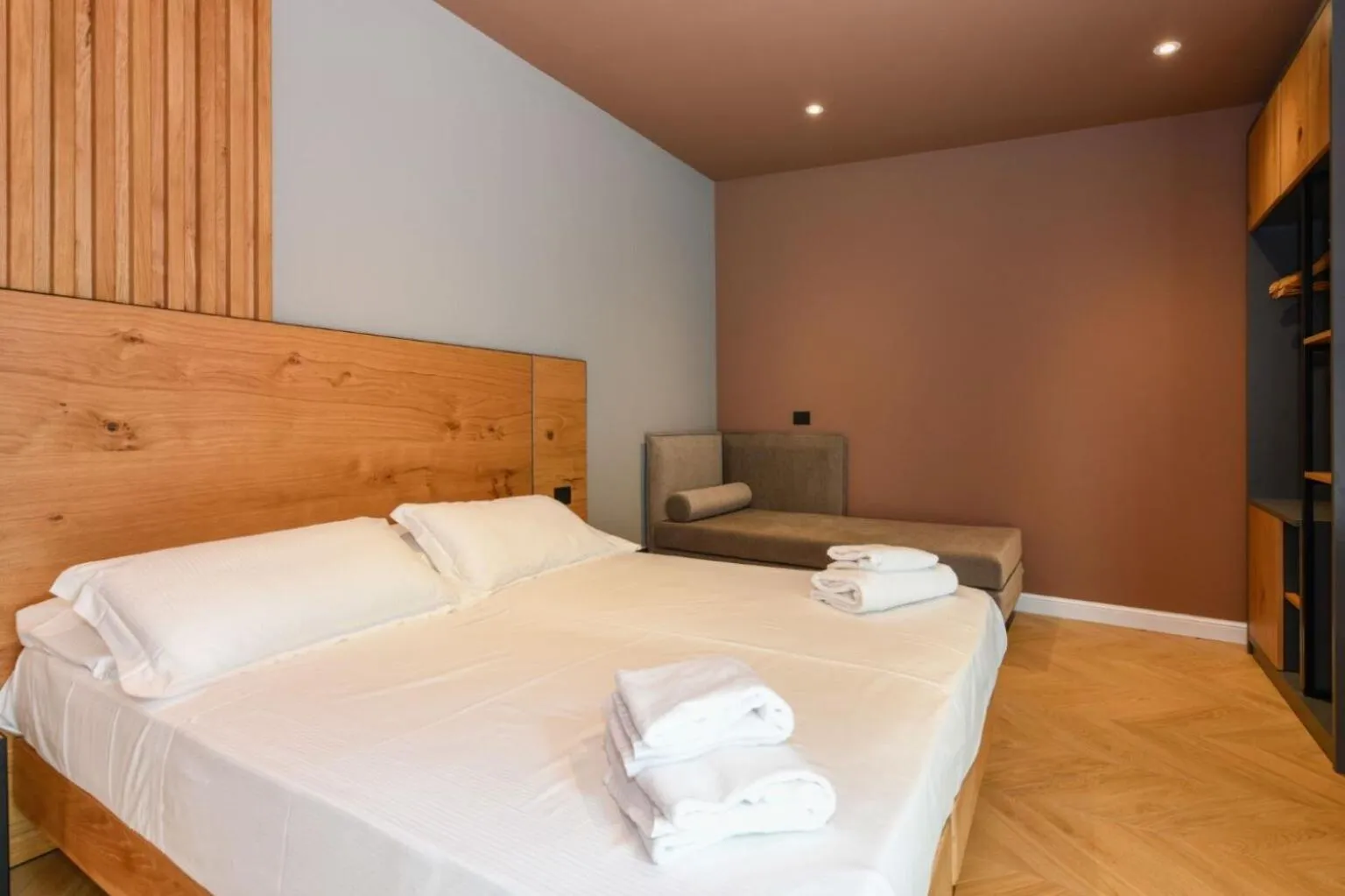 Bed in Best Western Hotel Arya