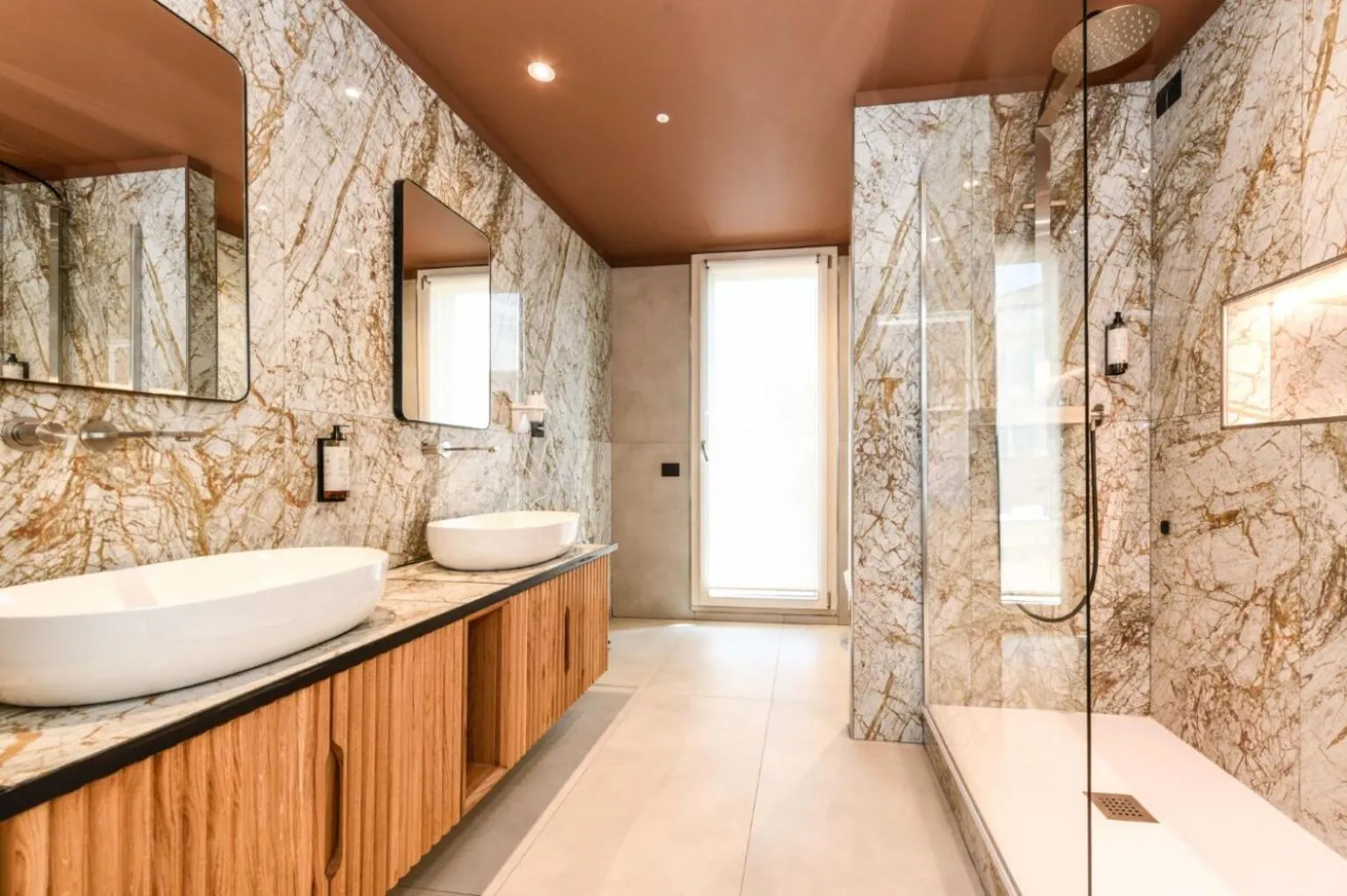 Shower in Best Western Hotel Arya