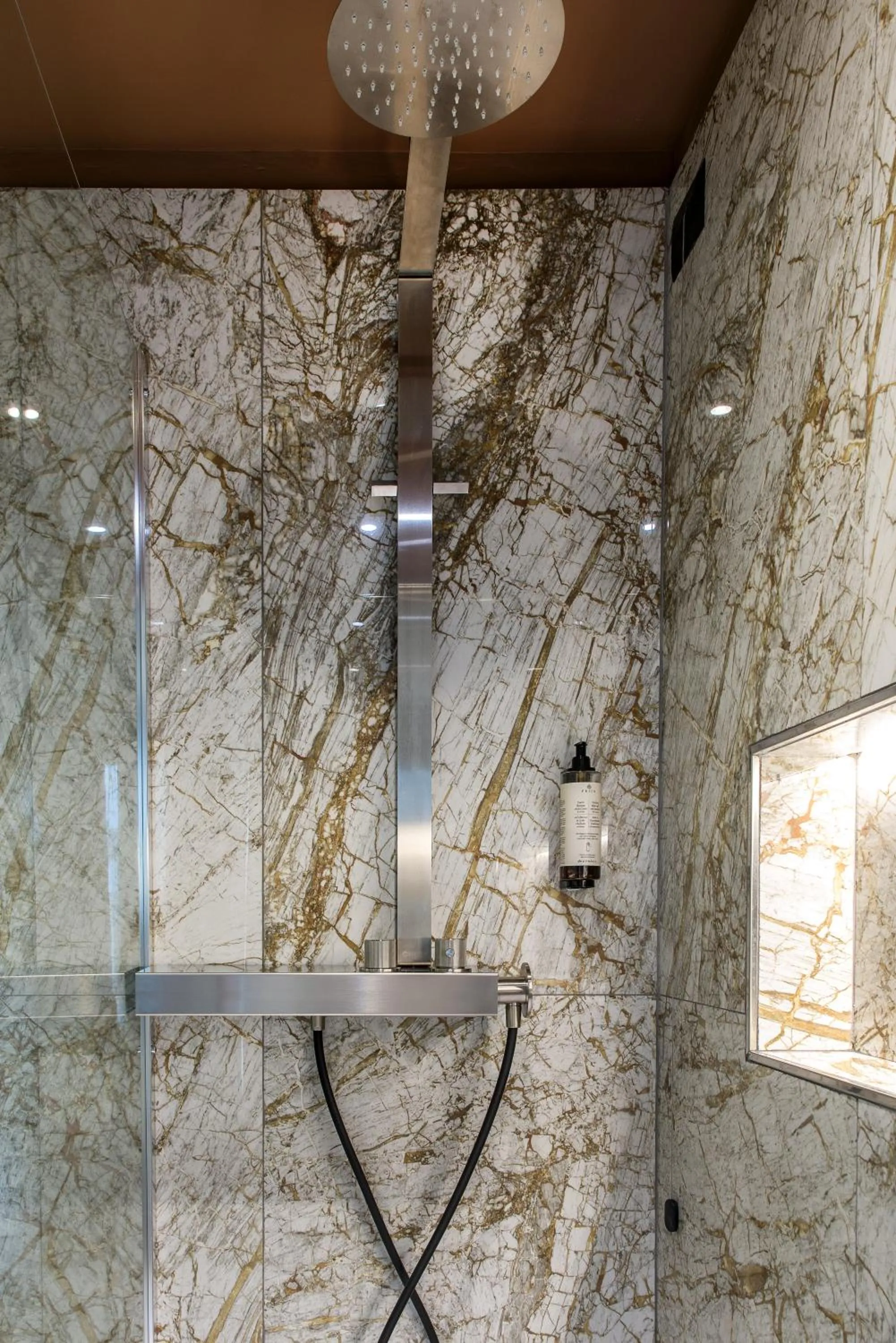 Shower in Best Western Hotel Arya