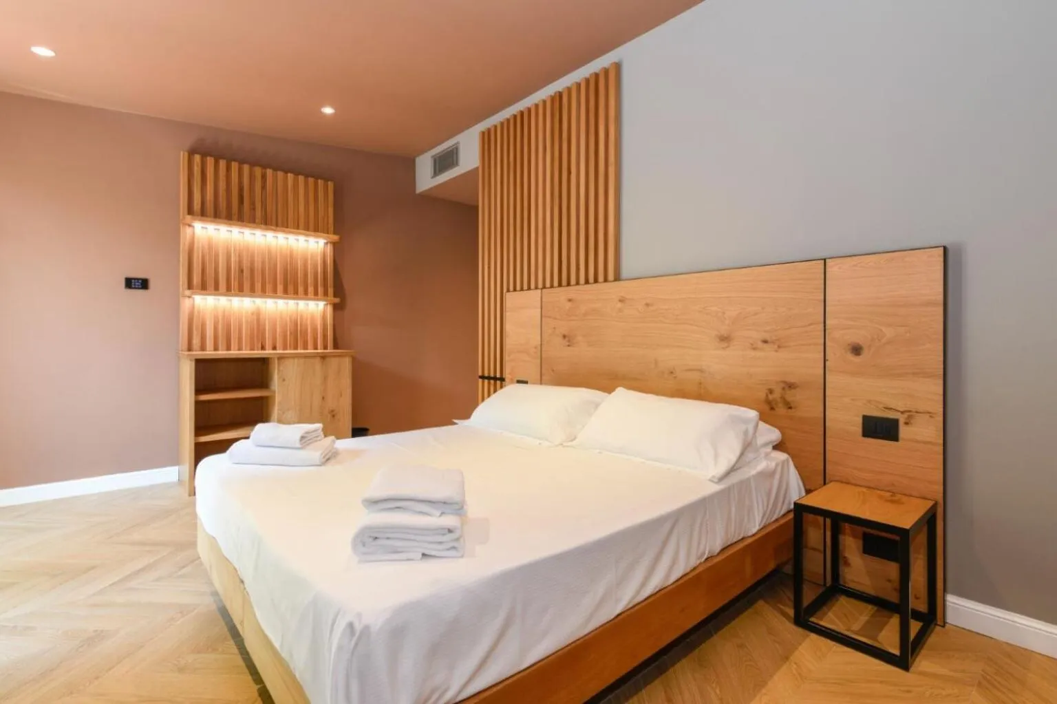 Bed in Best Western Hotel Arya