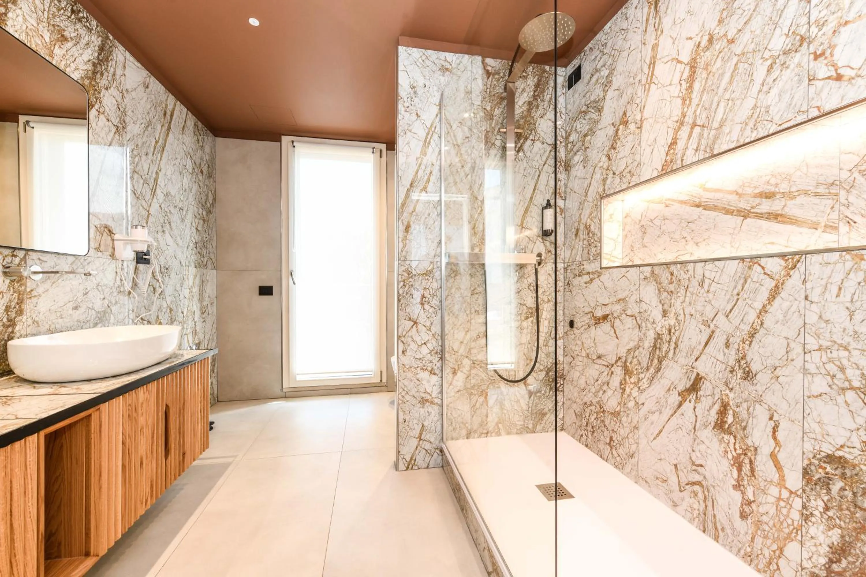 Bathroom in Best Western Hotel Arya