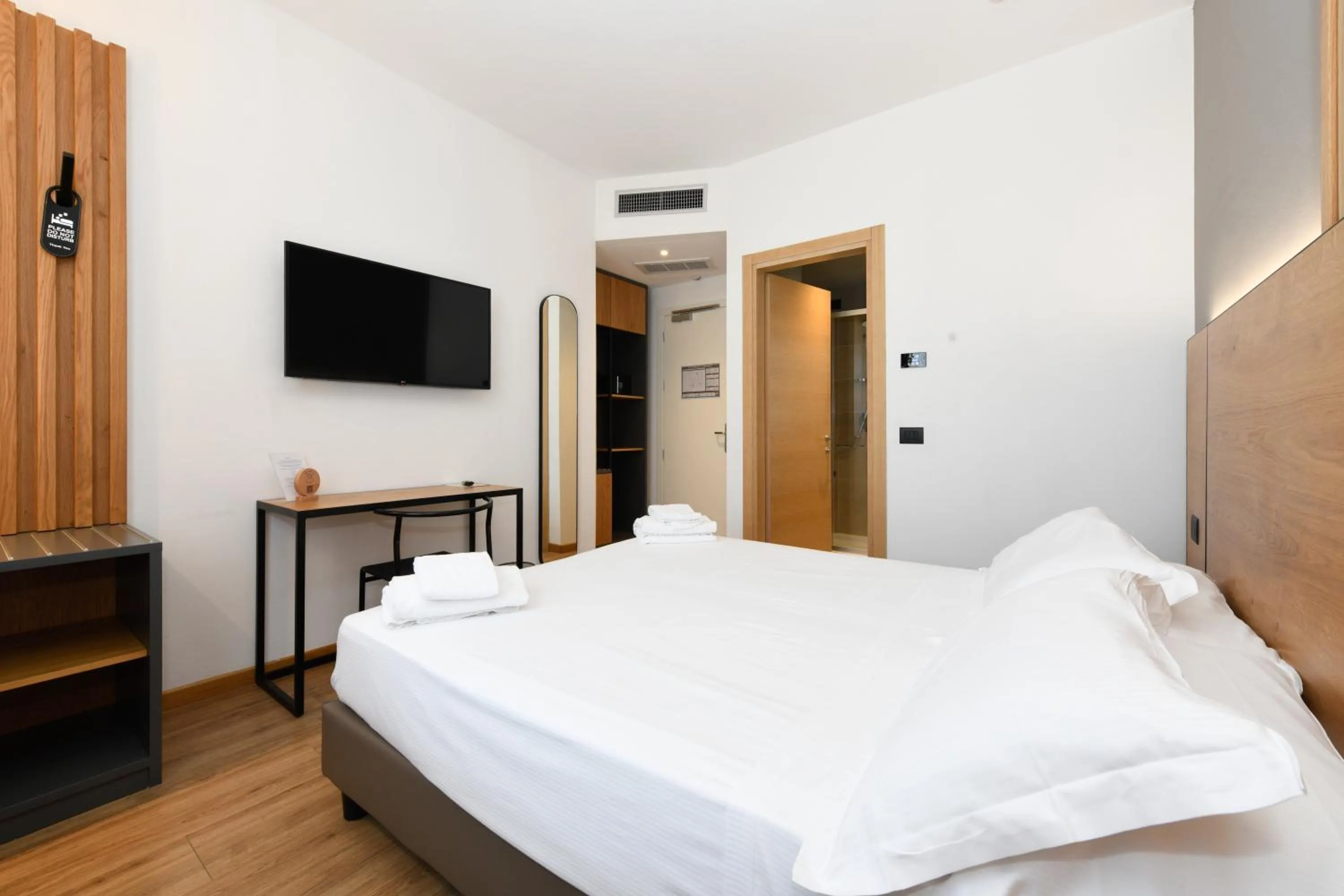 Bed in Best Western Hotel Arya