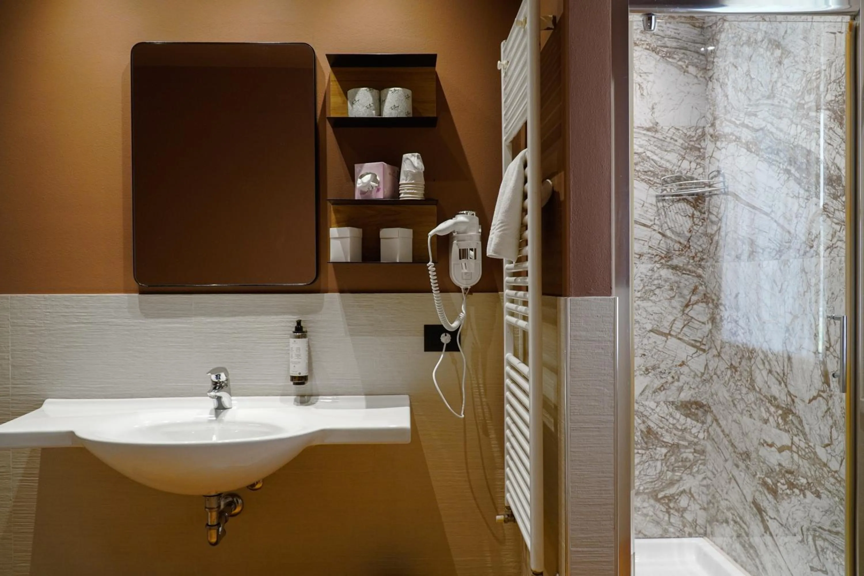 Shower in Best Western Hotel Arya