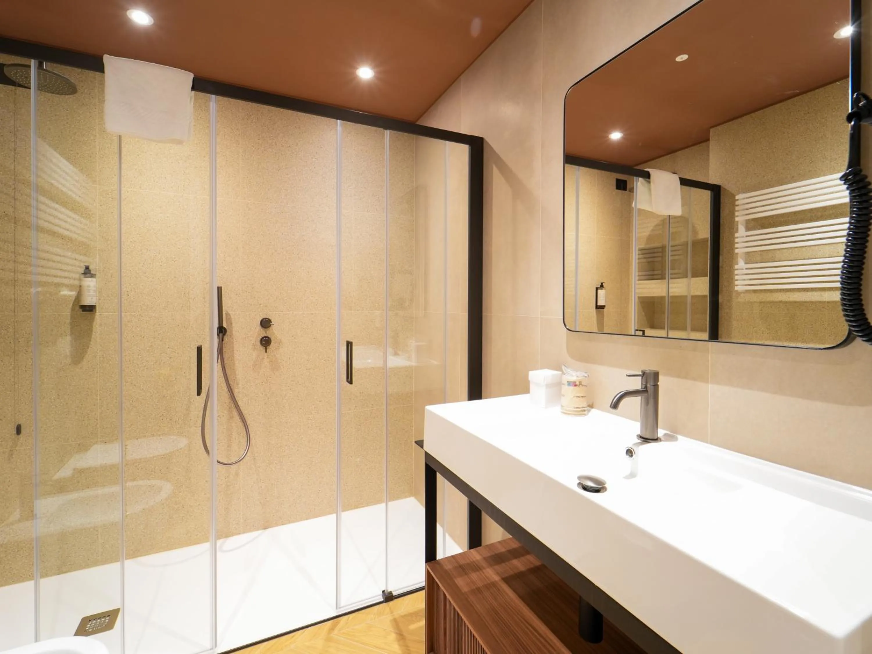 Shower in Best Western Hotel Arya