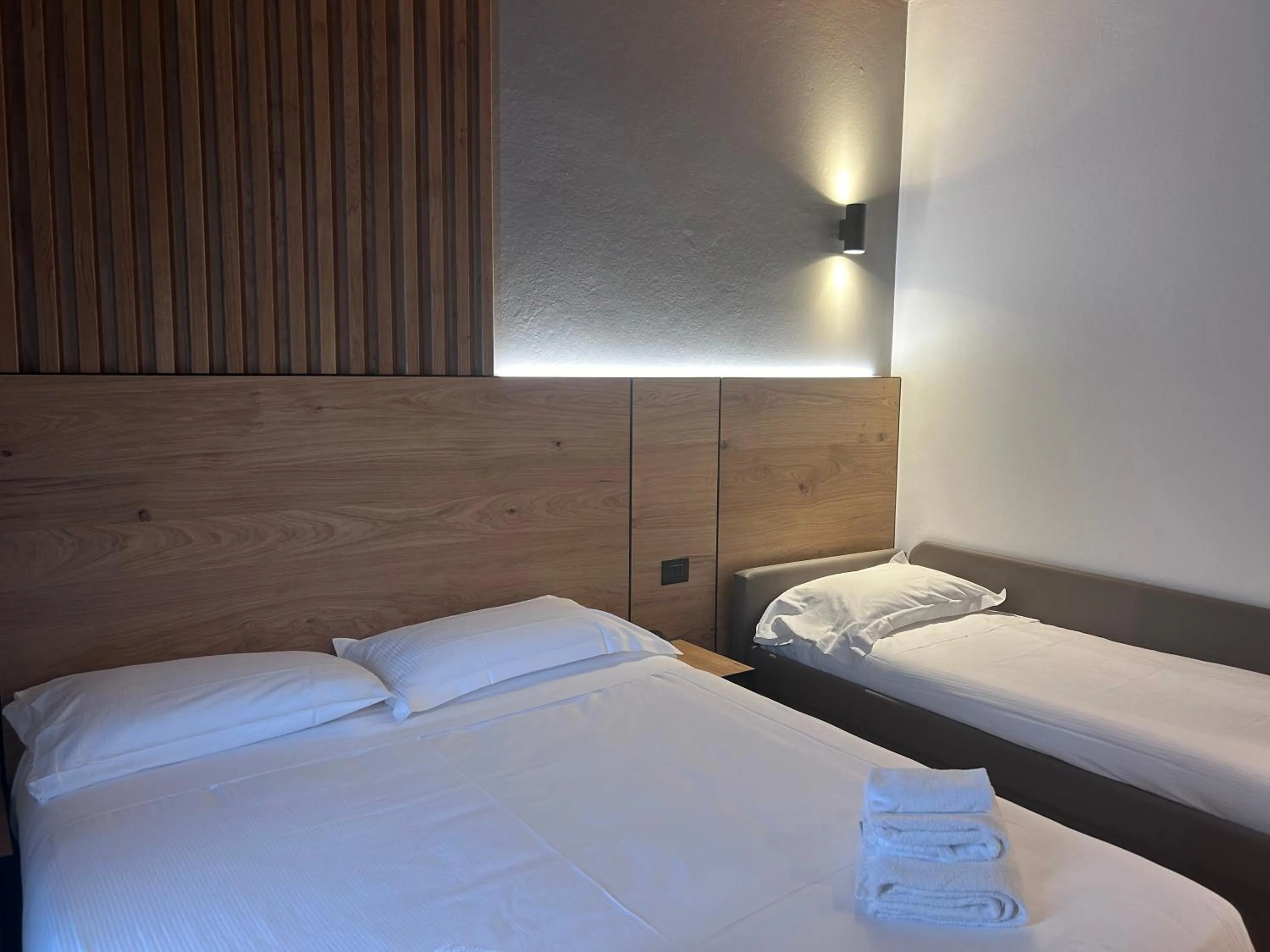 Bed in Best Western Hotel Arya