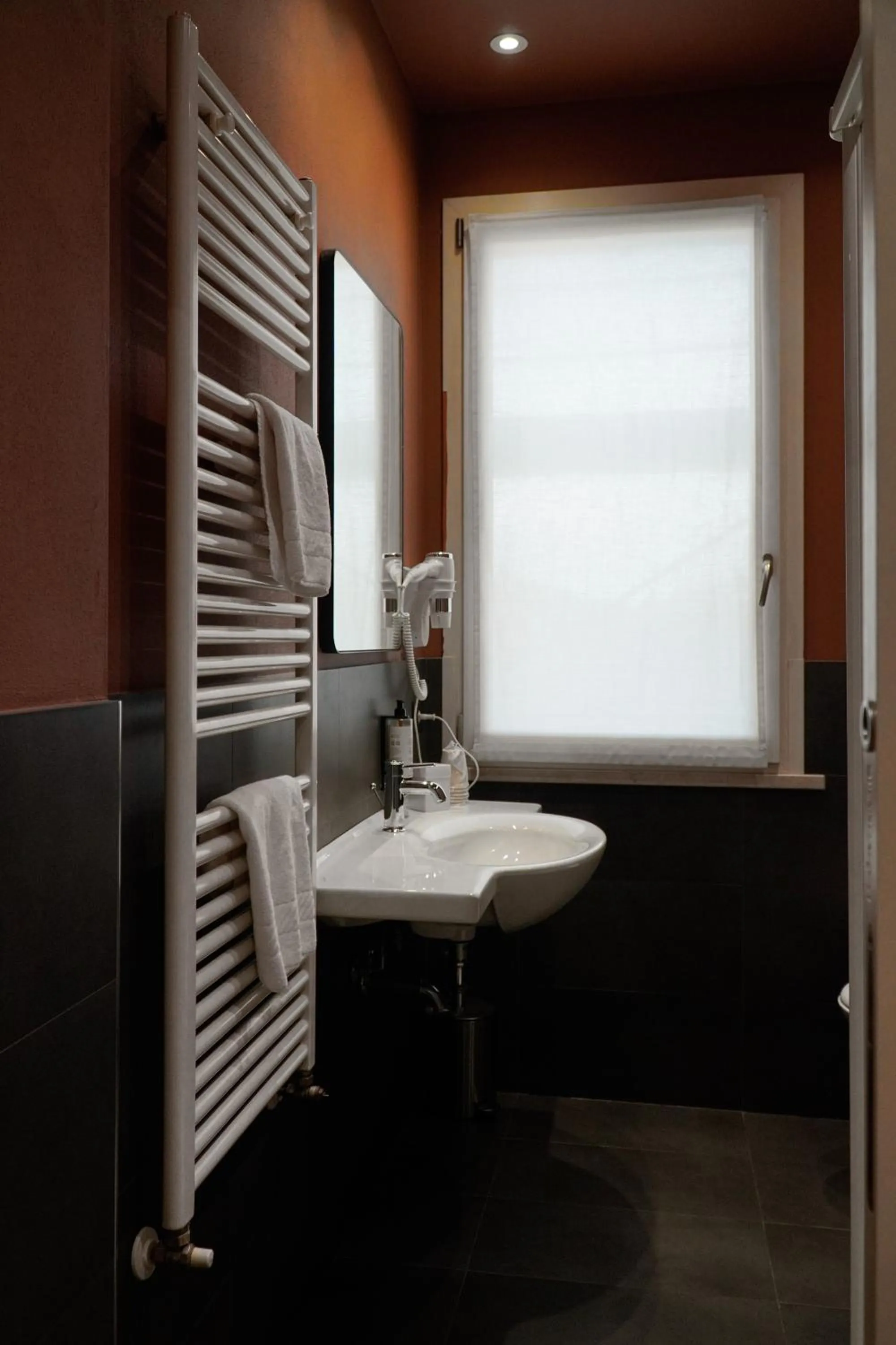 Shower in Best Western Hotel Arya