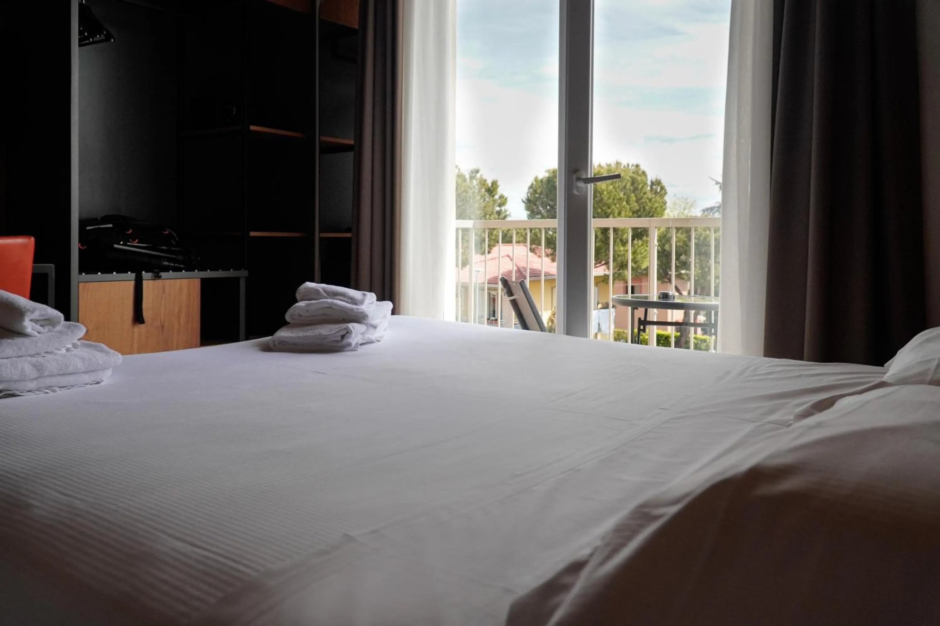 Bed in Best Western Hotel Arya