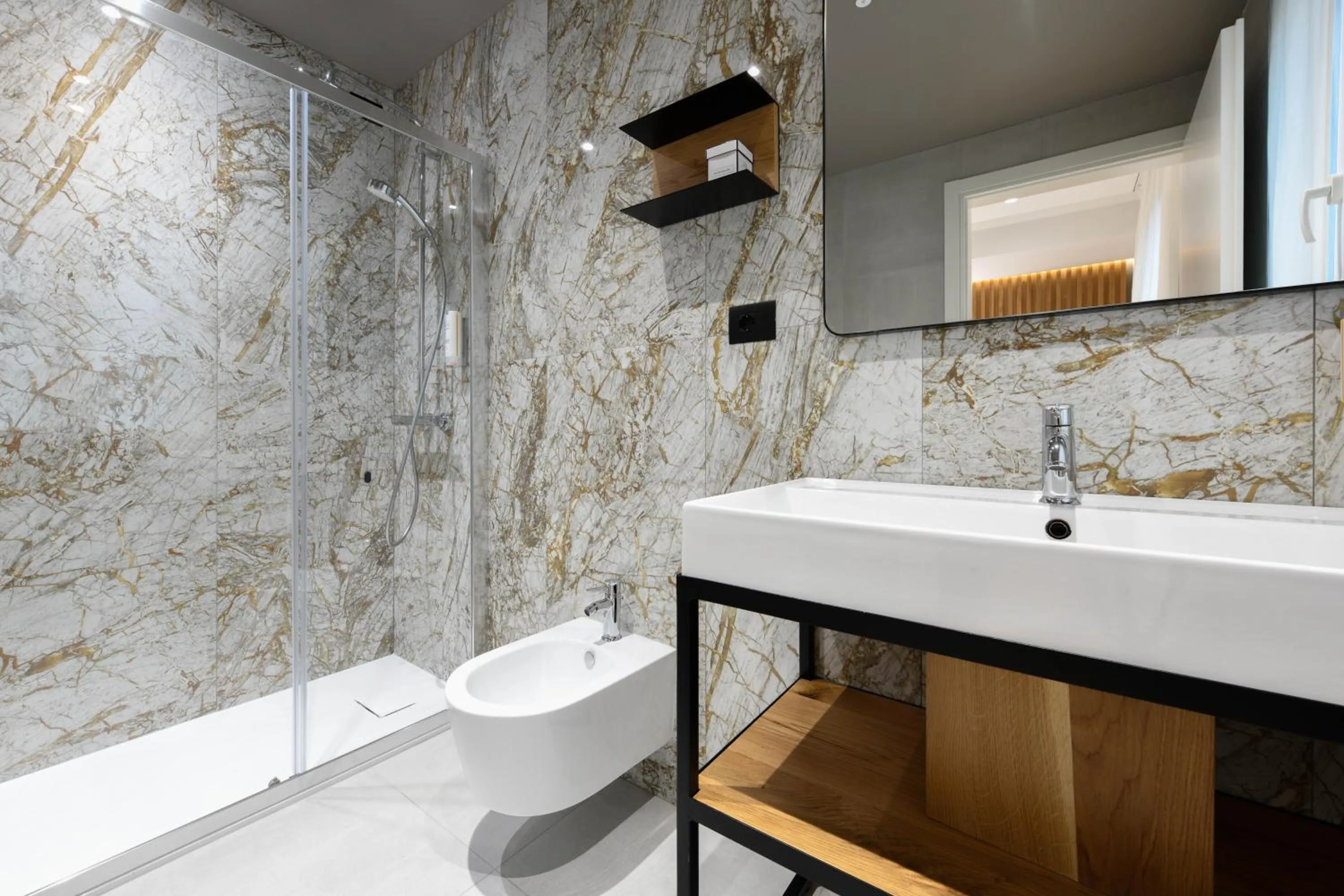 Shower in Best Western Hotel Arya