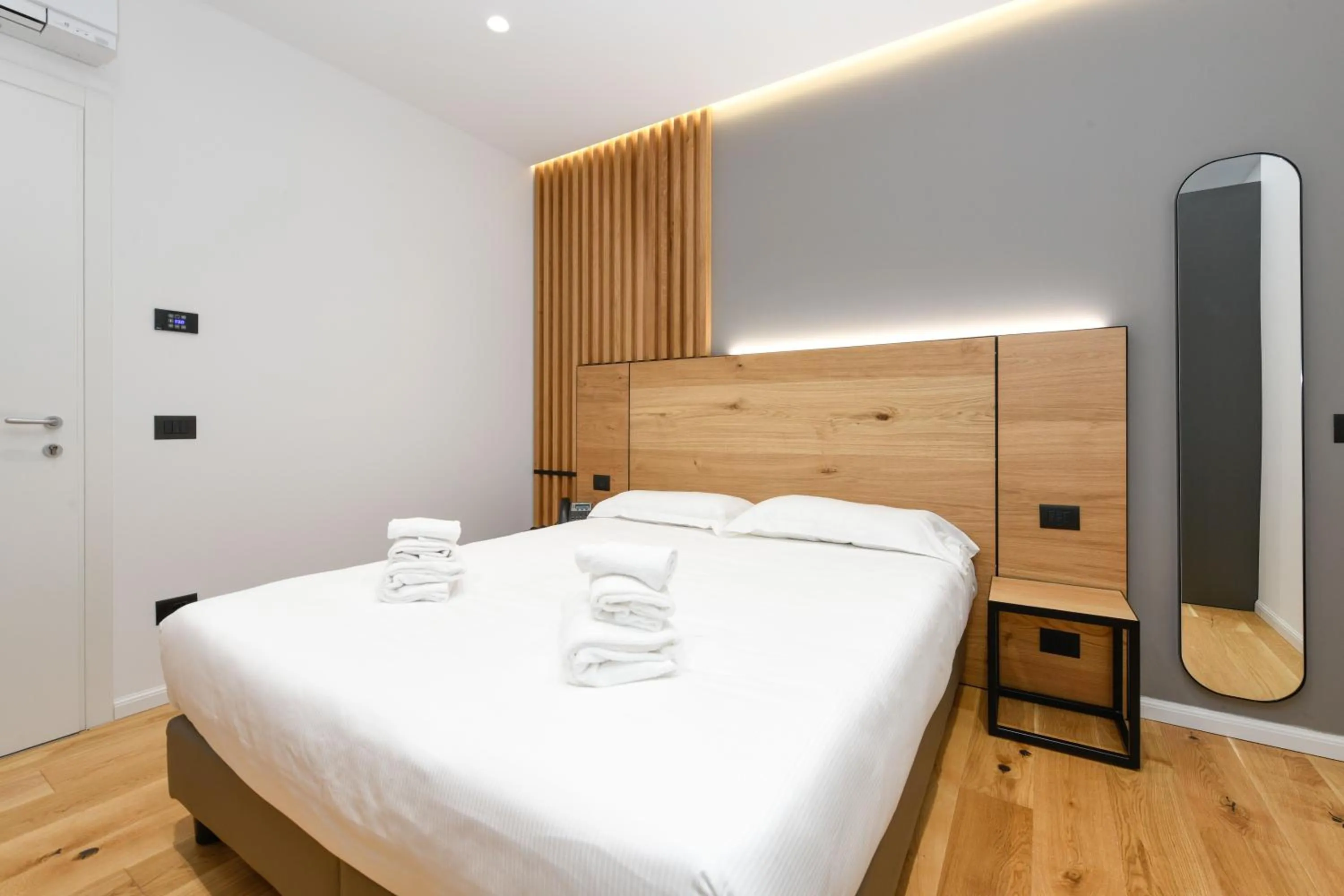 Bed in Best Western Hotel Arya