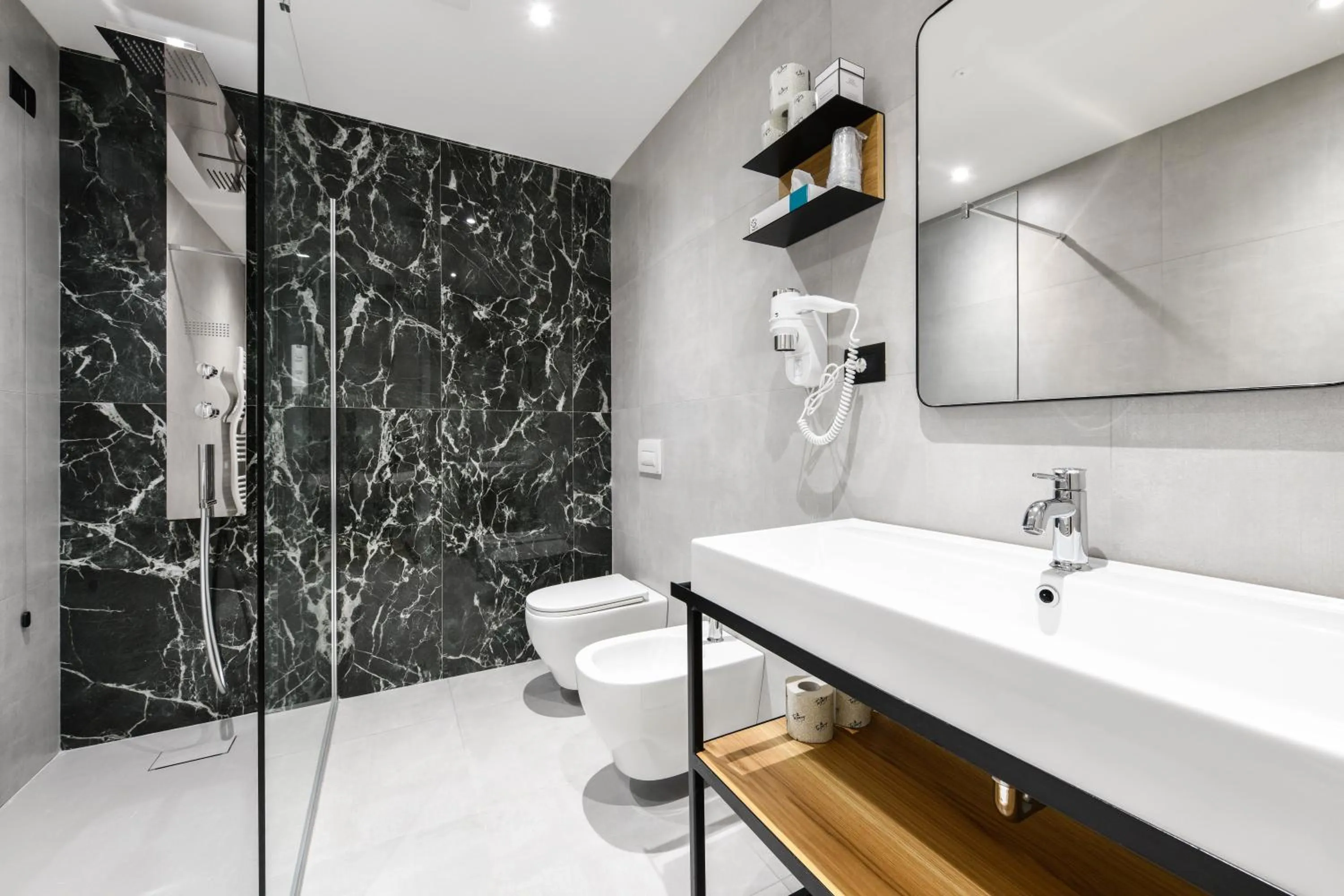 Shower in Best Western Hotel Arya