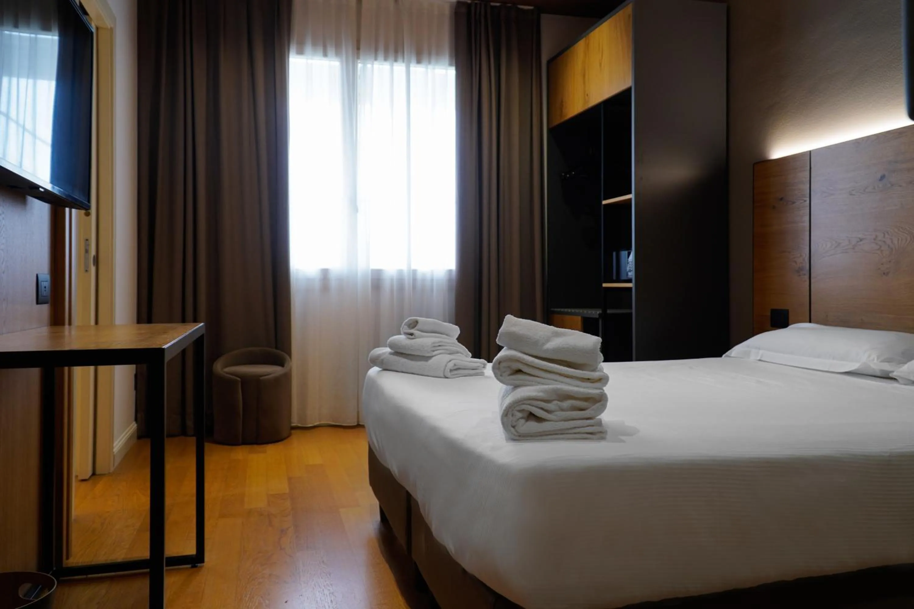 TV and multimedia, Bed in Best Western Hotel Arya