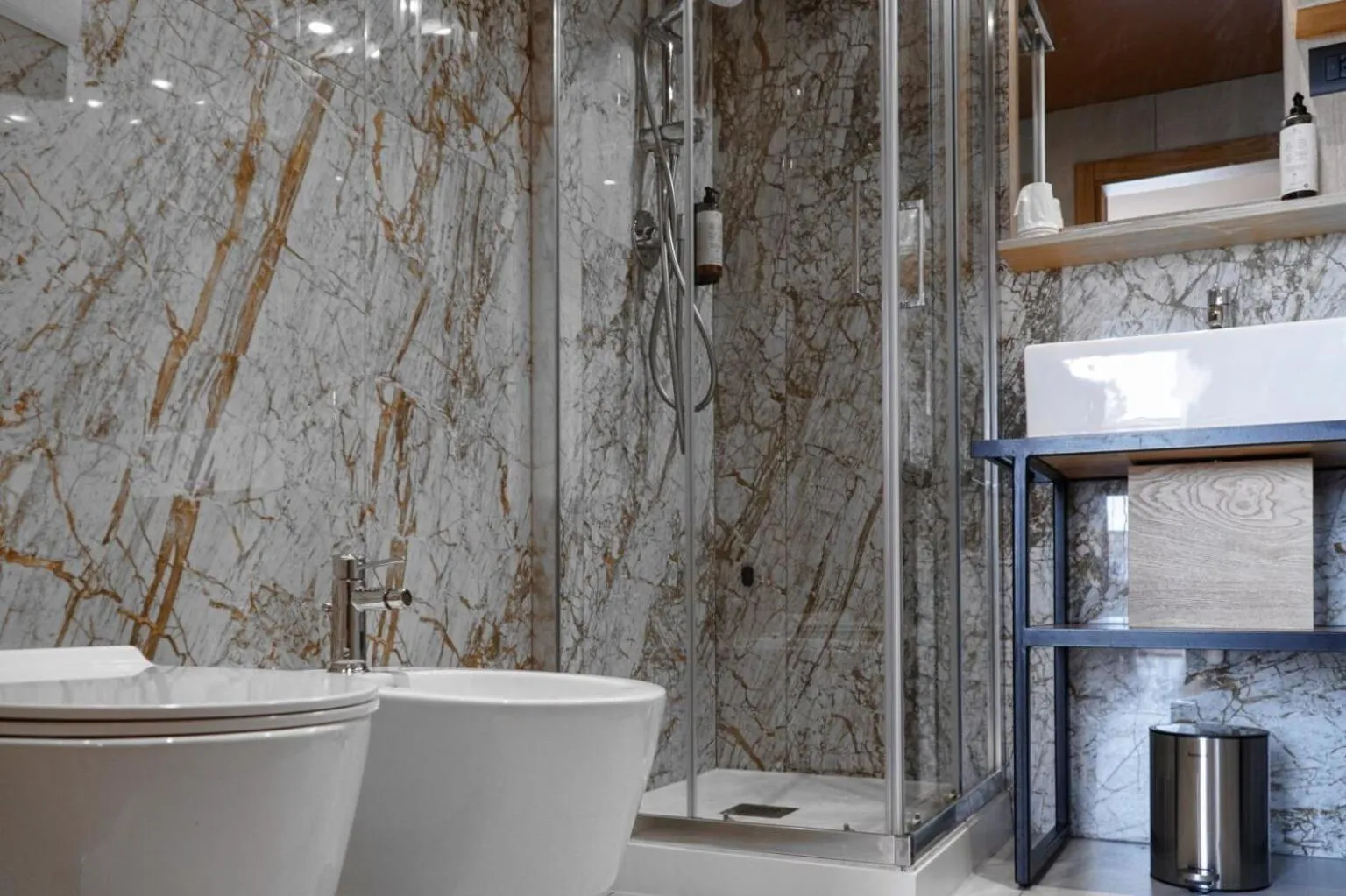 Shower in Best Western Hotel Arya