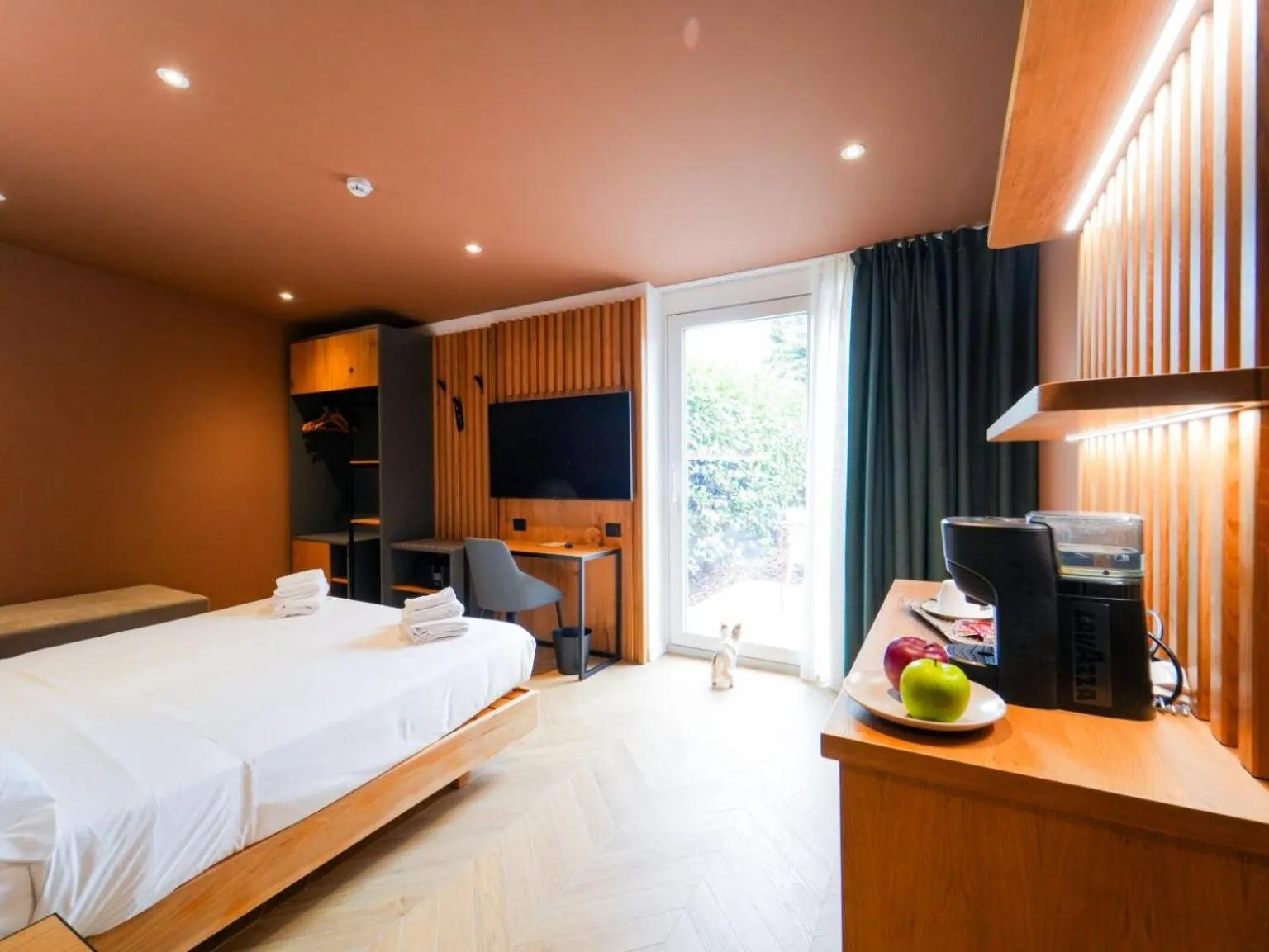 Bed in Best Western Hotel Arya