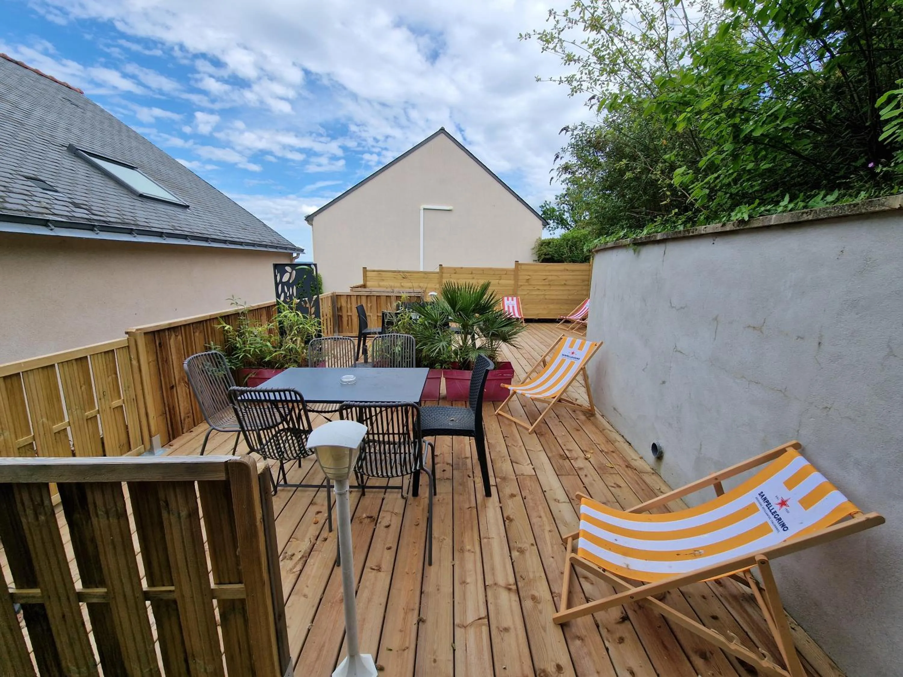 Patio in Les Terrasses de Saumur - Hôtel & Appartements - Restaurant & Spa (Logis)