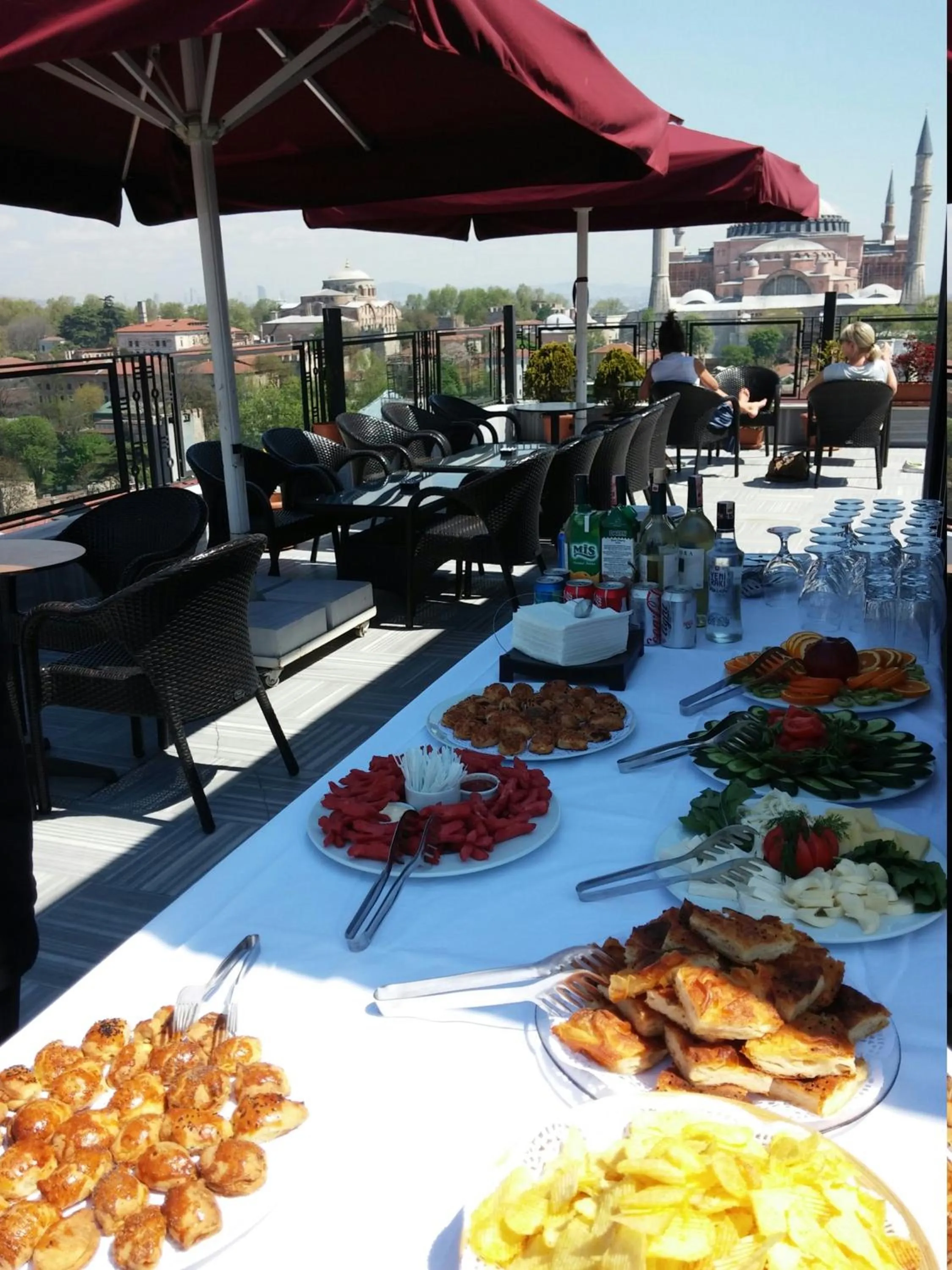 Restaurant/places to eat in Agora Life Hotel - Special Class