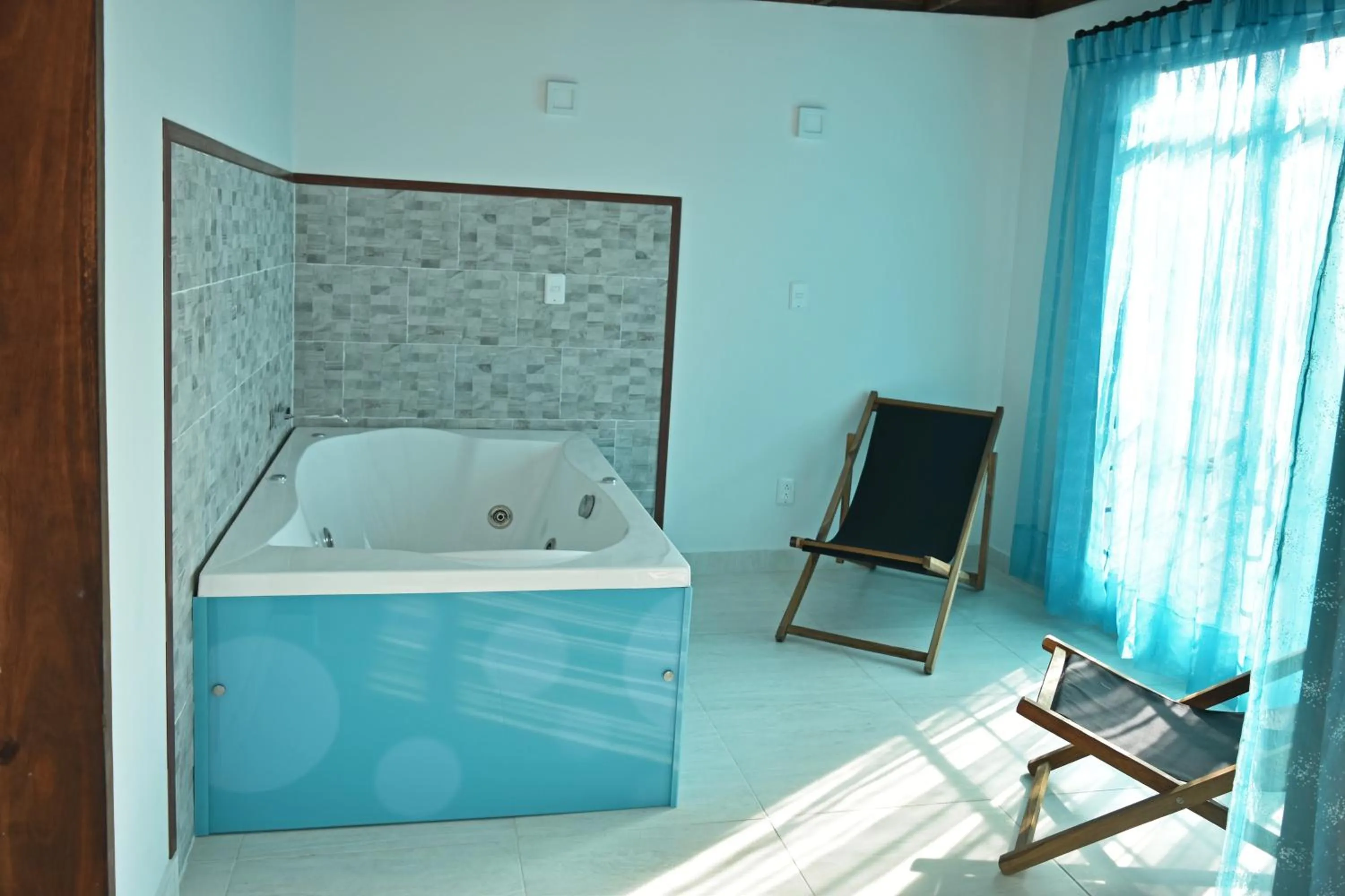 Hot Tub in Hotel Syvanna Wellness and Spa