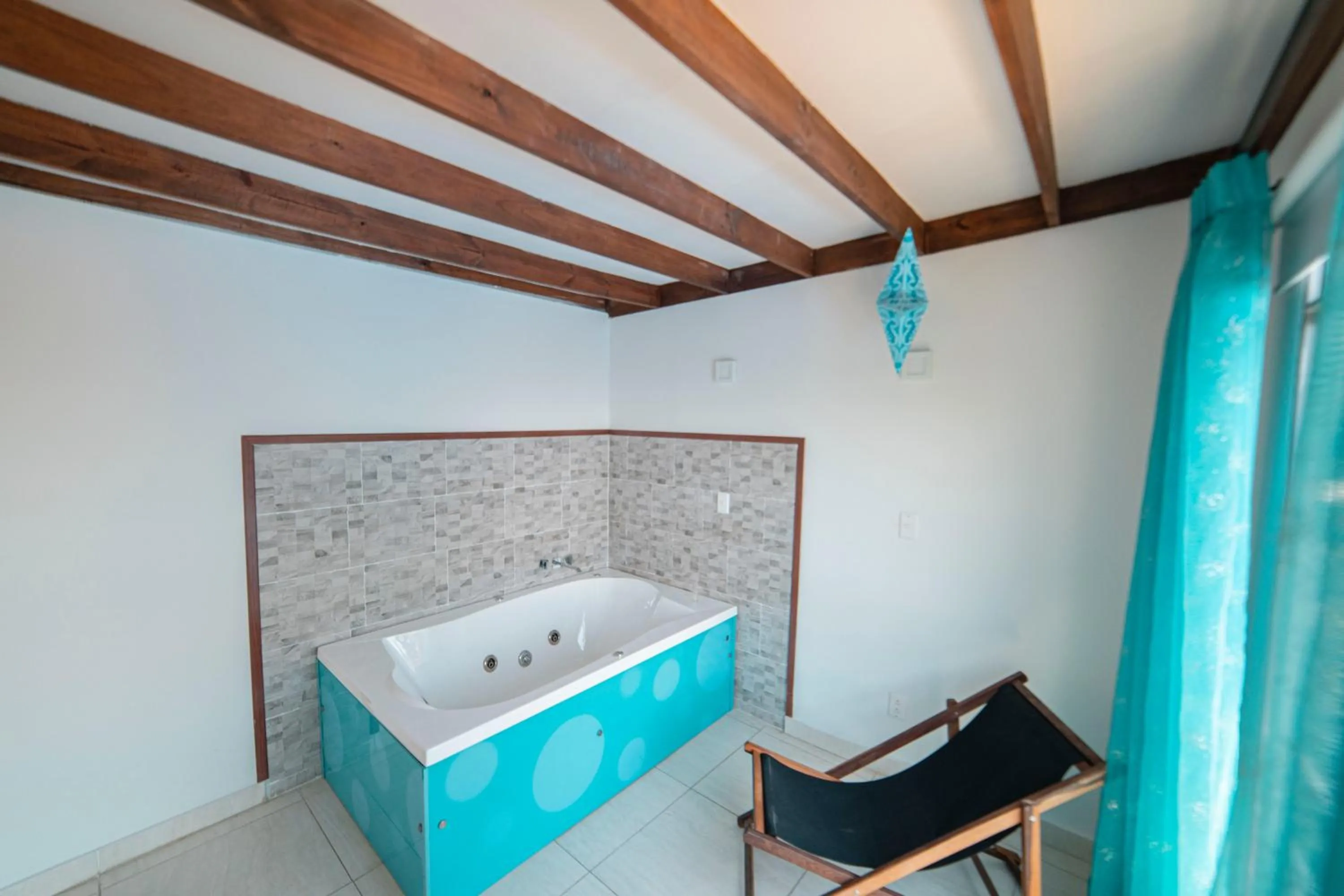 Hot Tub in Hotel Syvanna Wellness and Spa