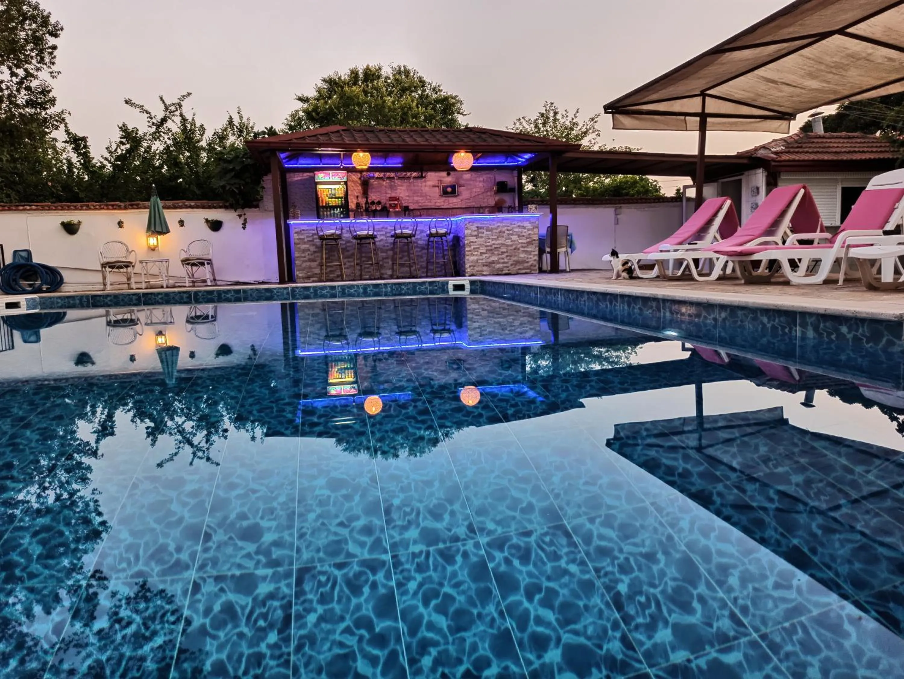 Swimming pool in Işıl Suit Apart Otel