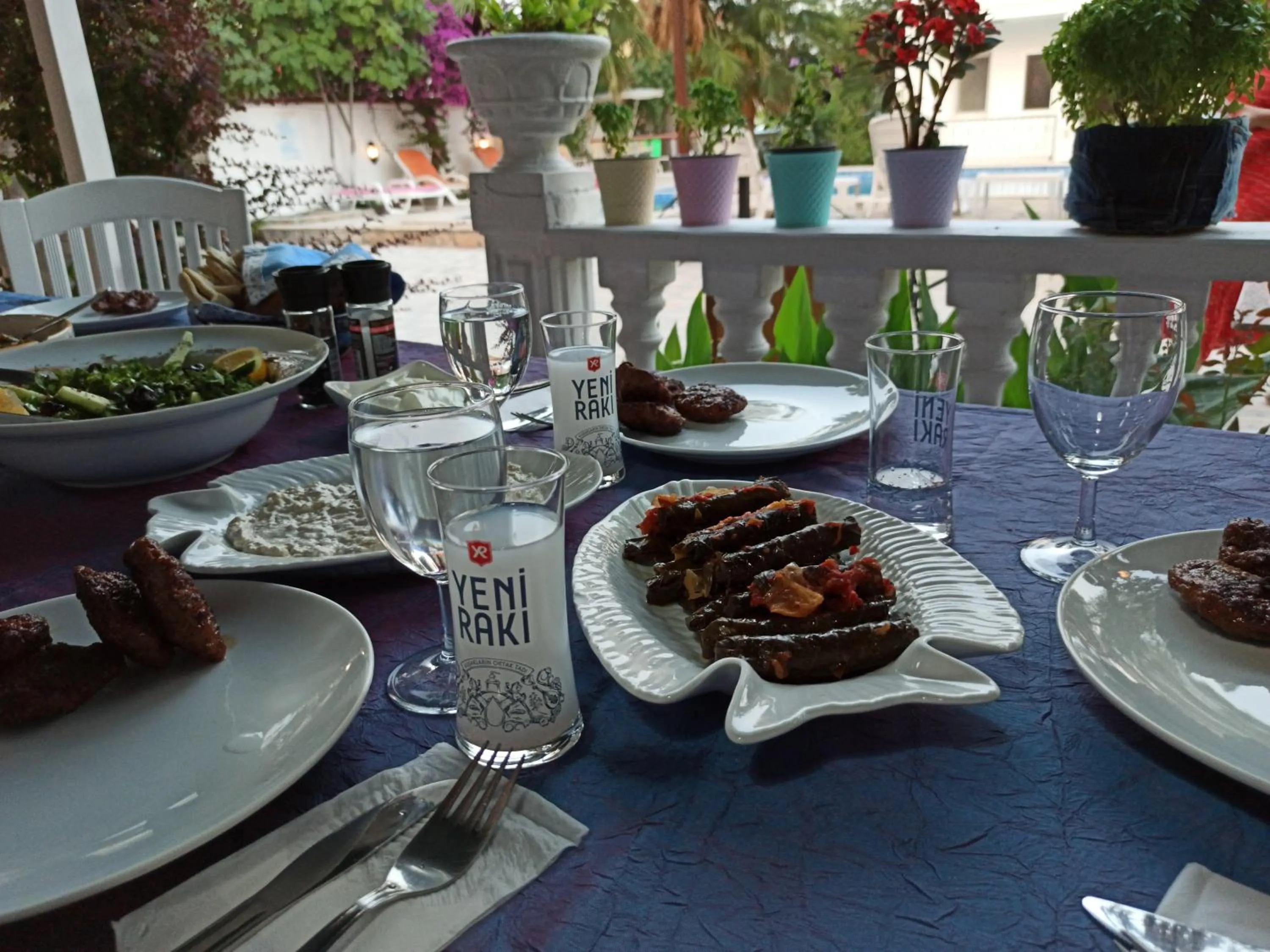 Restaurant/places to eat in Işıl Suit Apart Otel