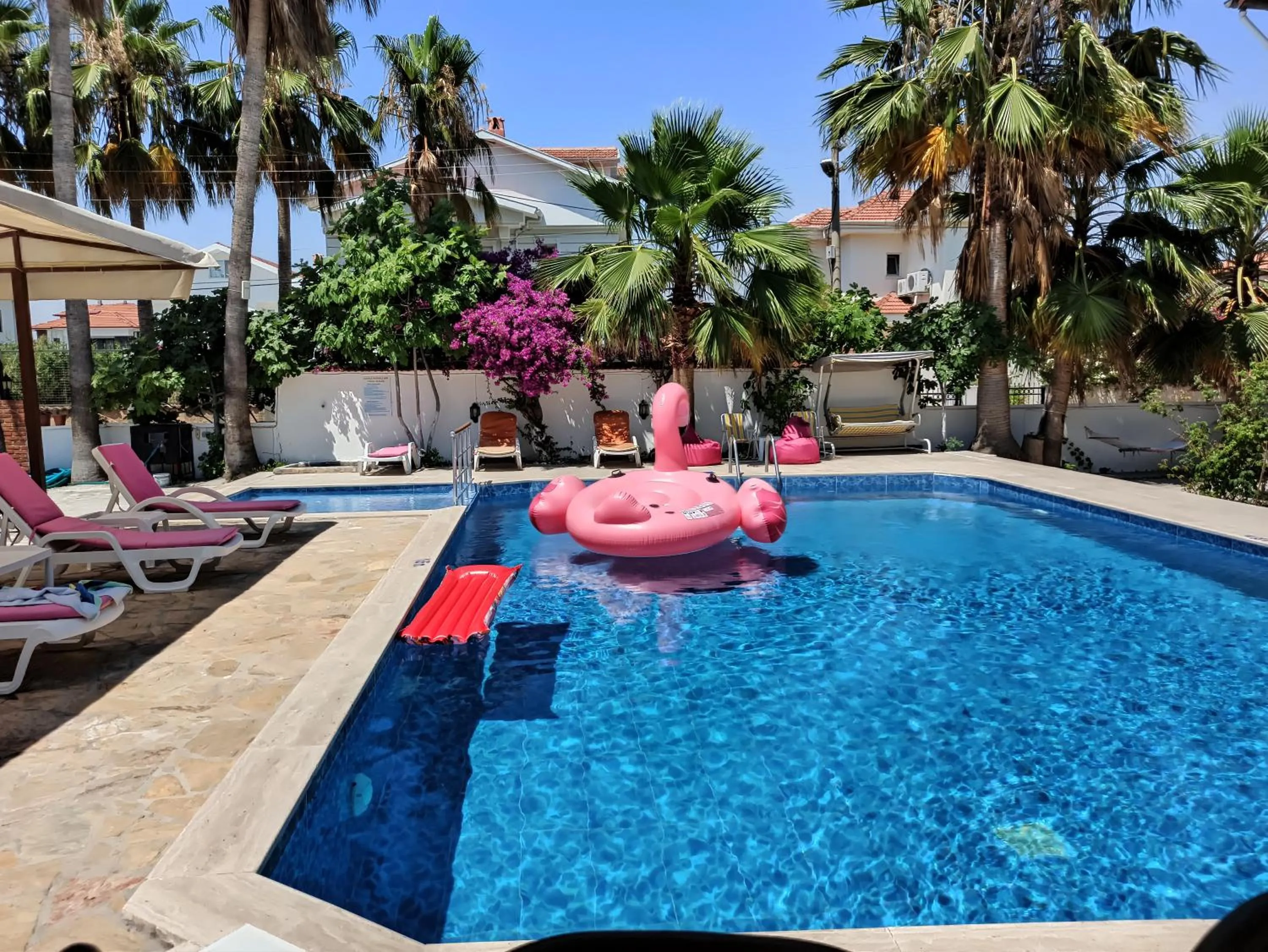 Swimming pool in Işıl Suit Apart Otel