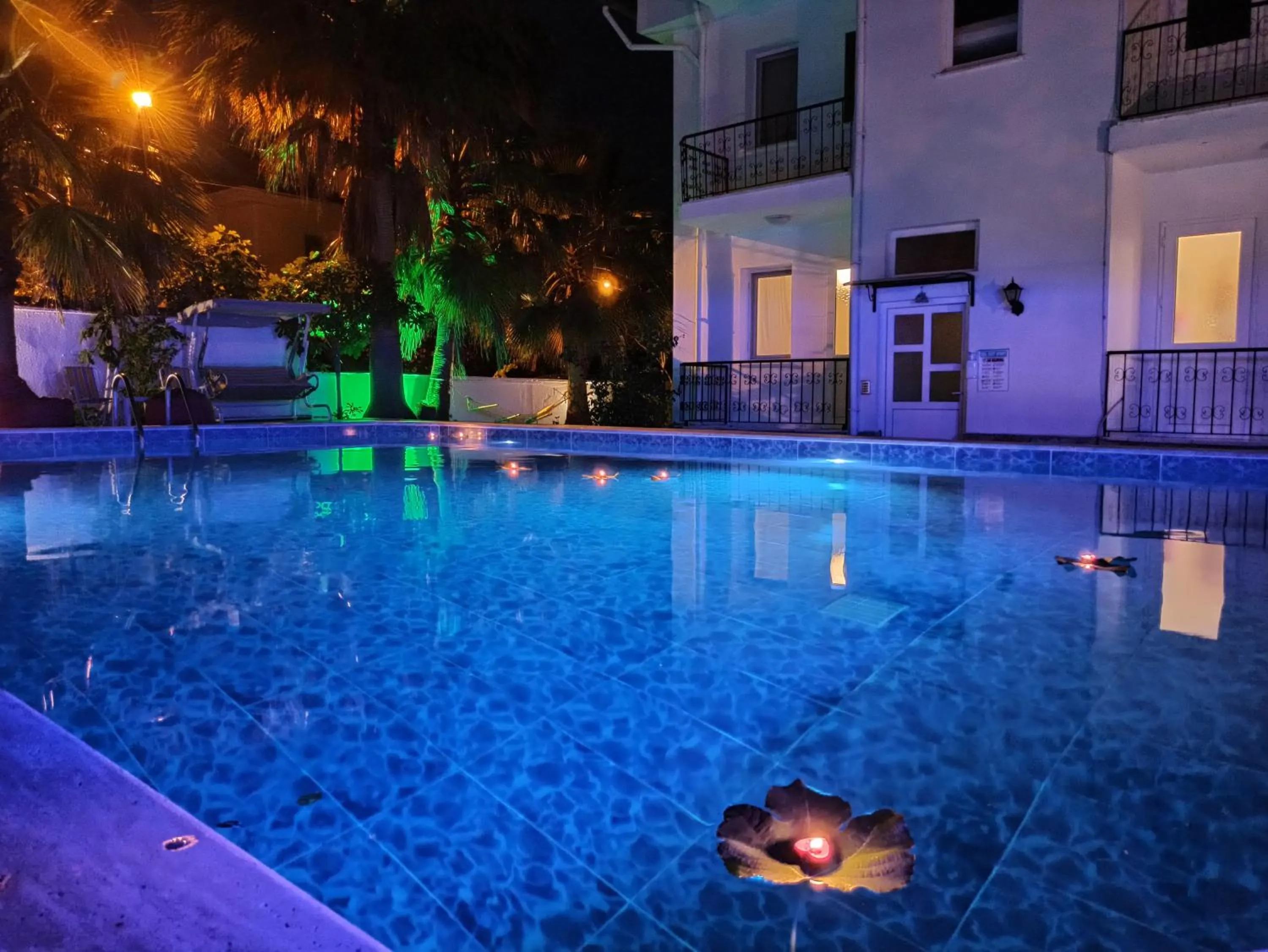 Swimming pool in Işıl Suit Apart Otel