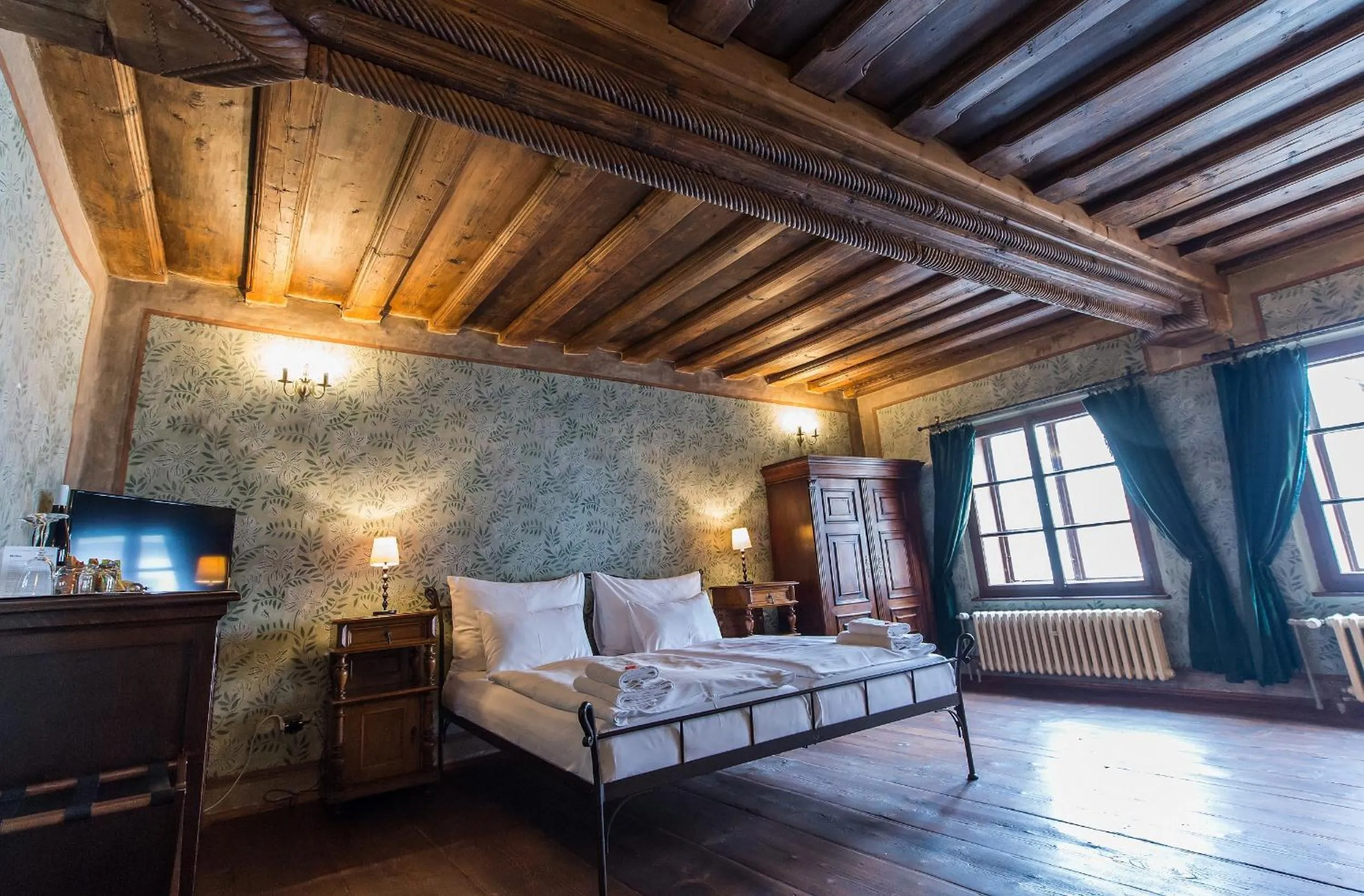 Bed in Alt Straninger