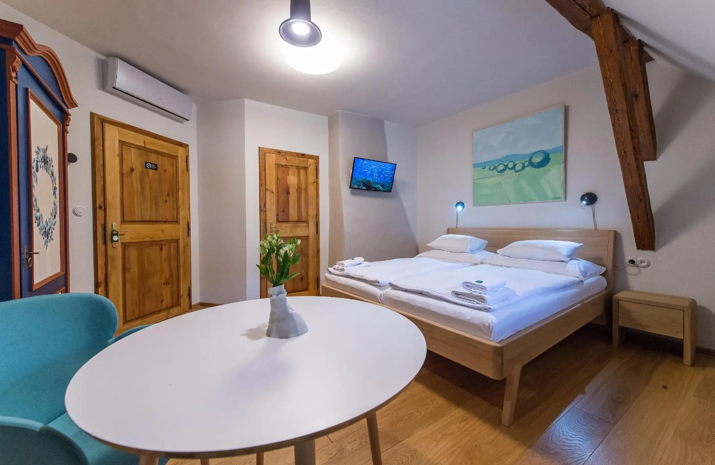 Bed in Alt Straninger