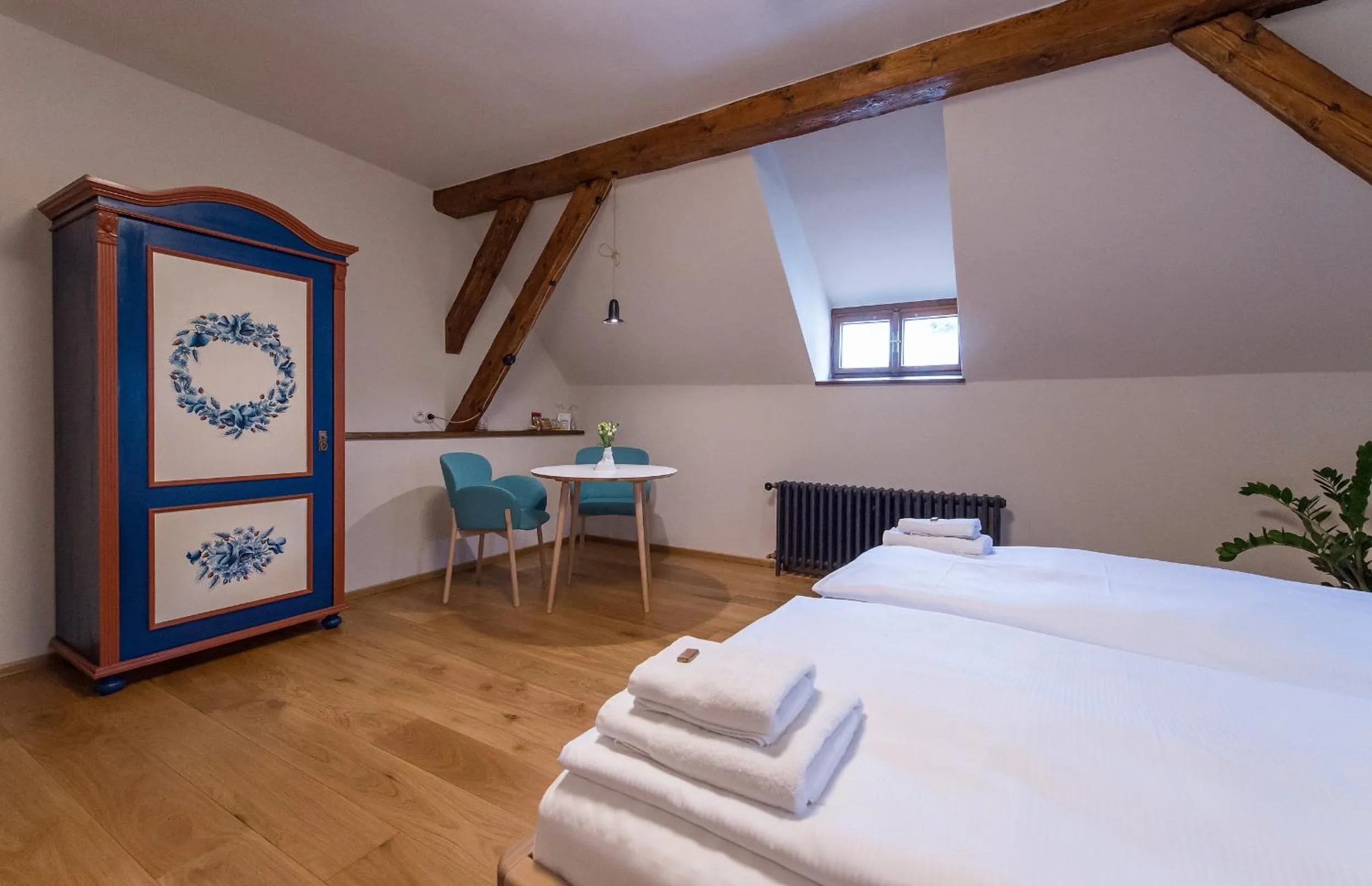 Bedroom, Bed in Alt Straninger