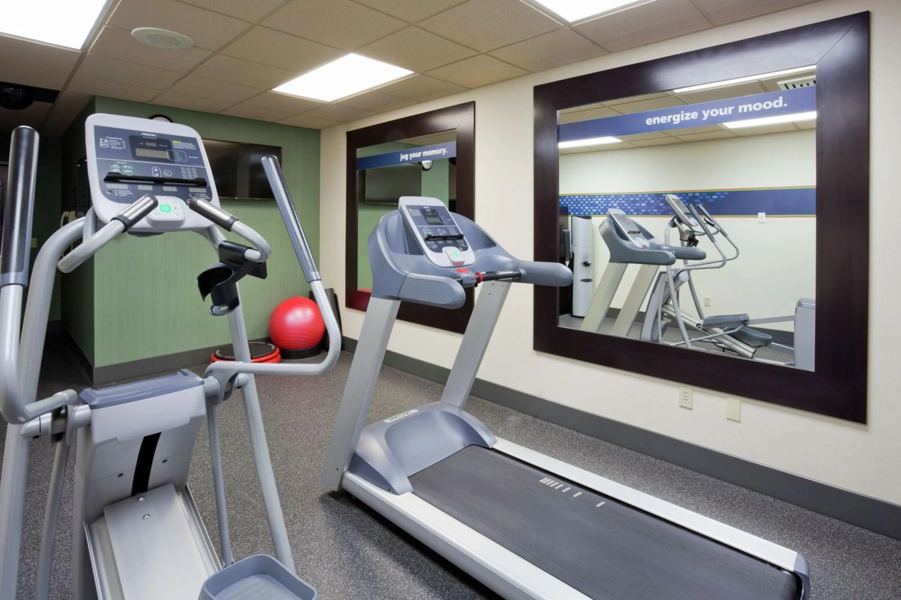 Fitness centre/facilities in Hampton Inn Duluth-Canal Park