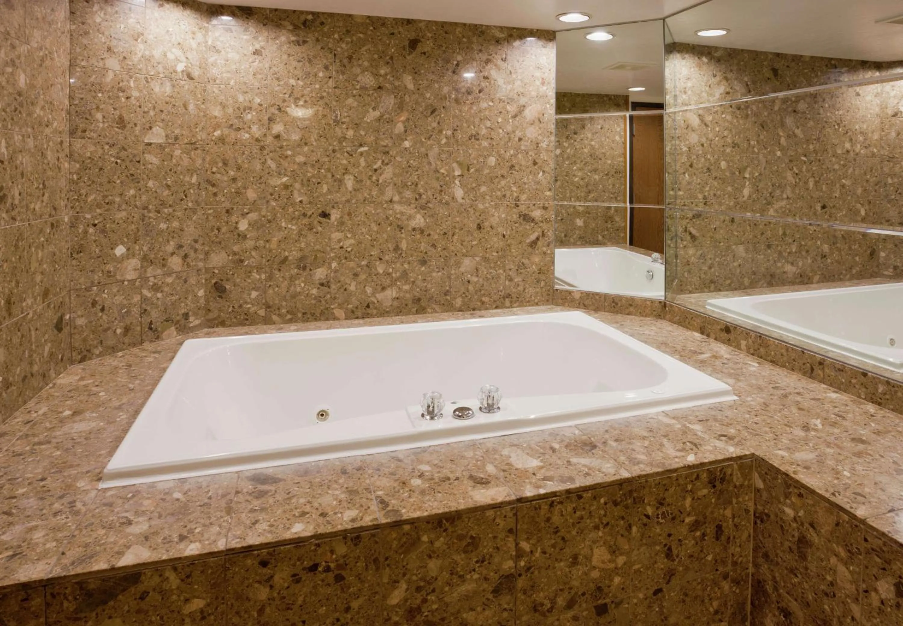 Bathroom in Hampton Inn Duluth-Canal Park