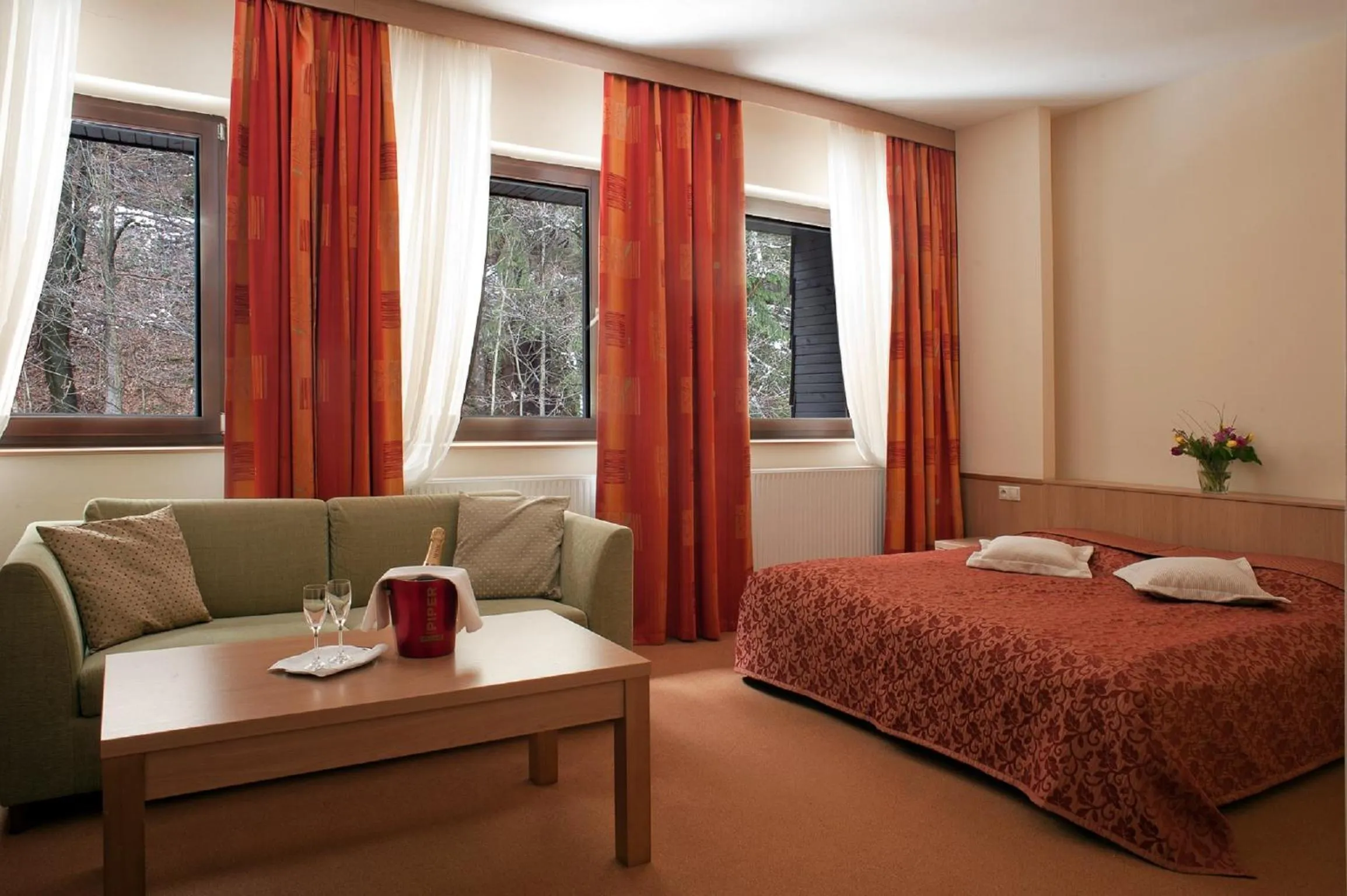 Living room, Bed in Hotel Stupka