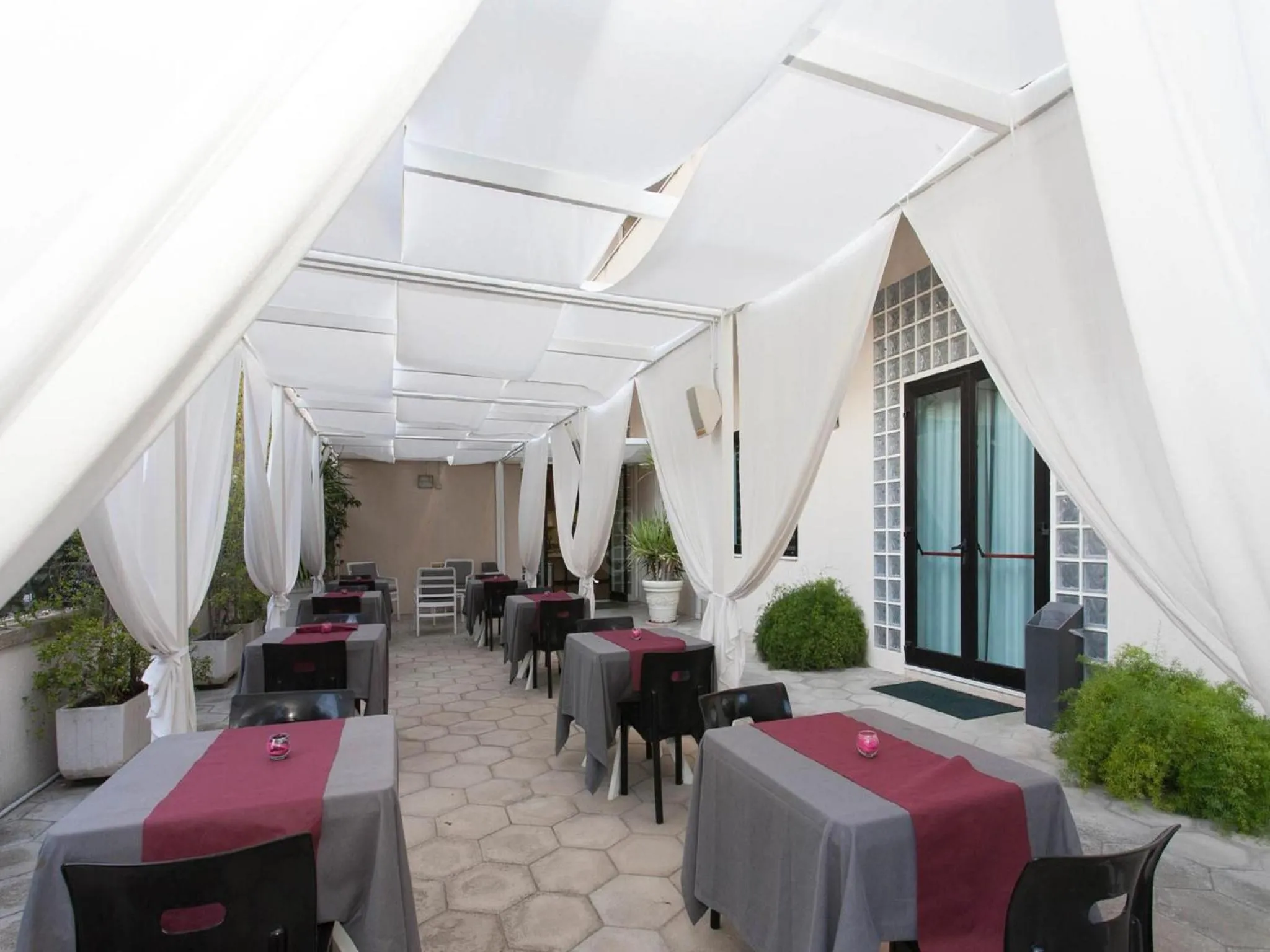 Garden, Restaurant/Places to Eat in Hotel Zenit Salento