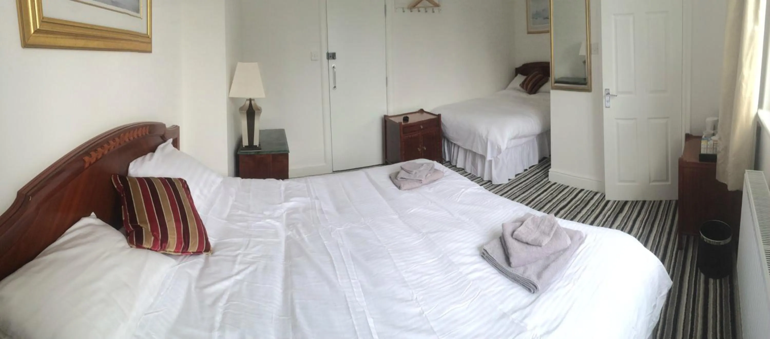 Bed in INGRAM ARMS HOTEL, HATFIELD