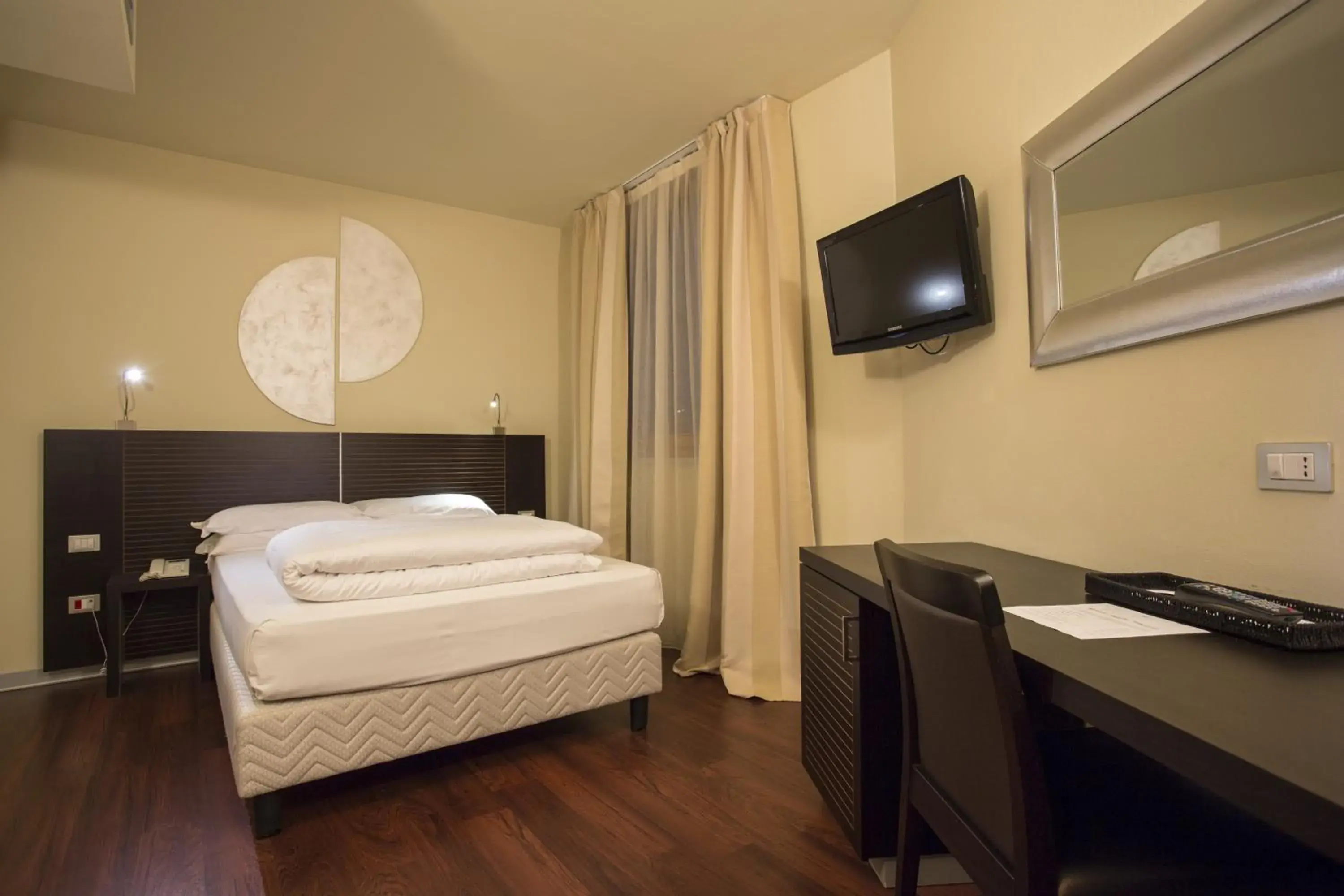 Basic Double Room in Hotel Norge Basic Double Room in Hotel Norge