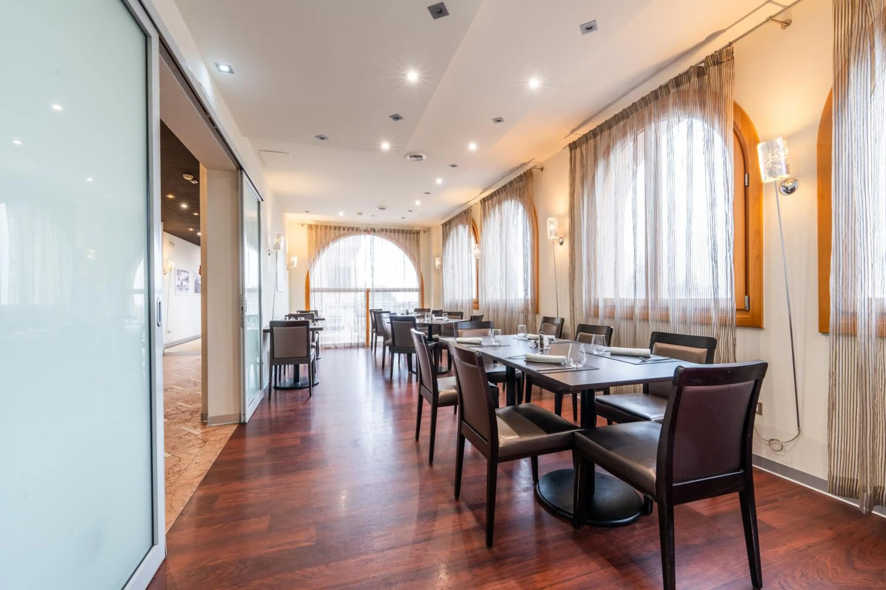 Restaurant/places to eat in Hotel Norge