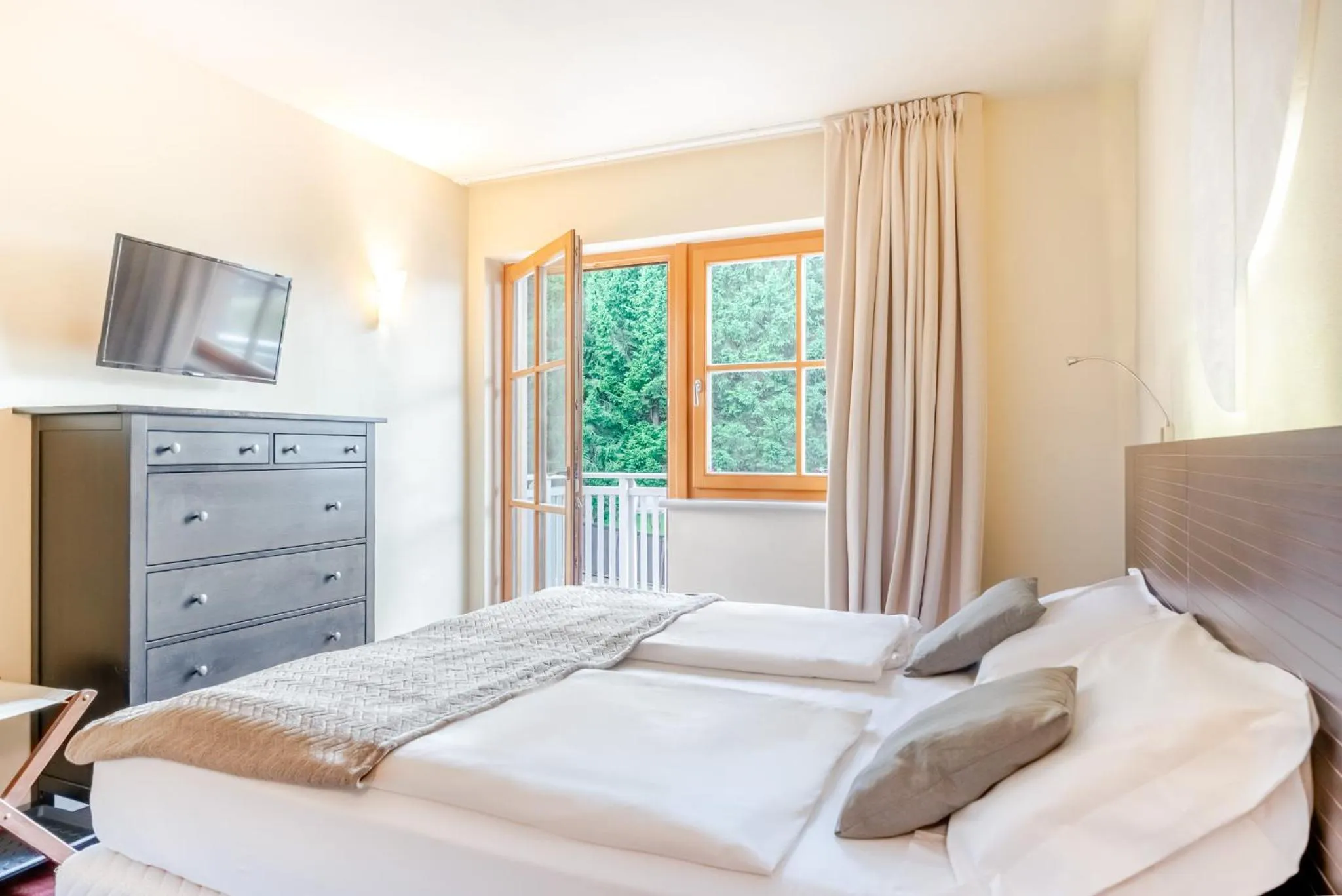 Bedroom, Bed in Hotel Norge