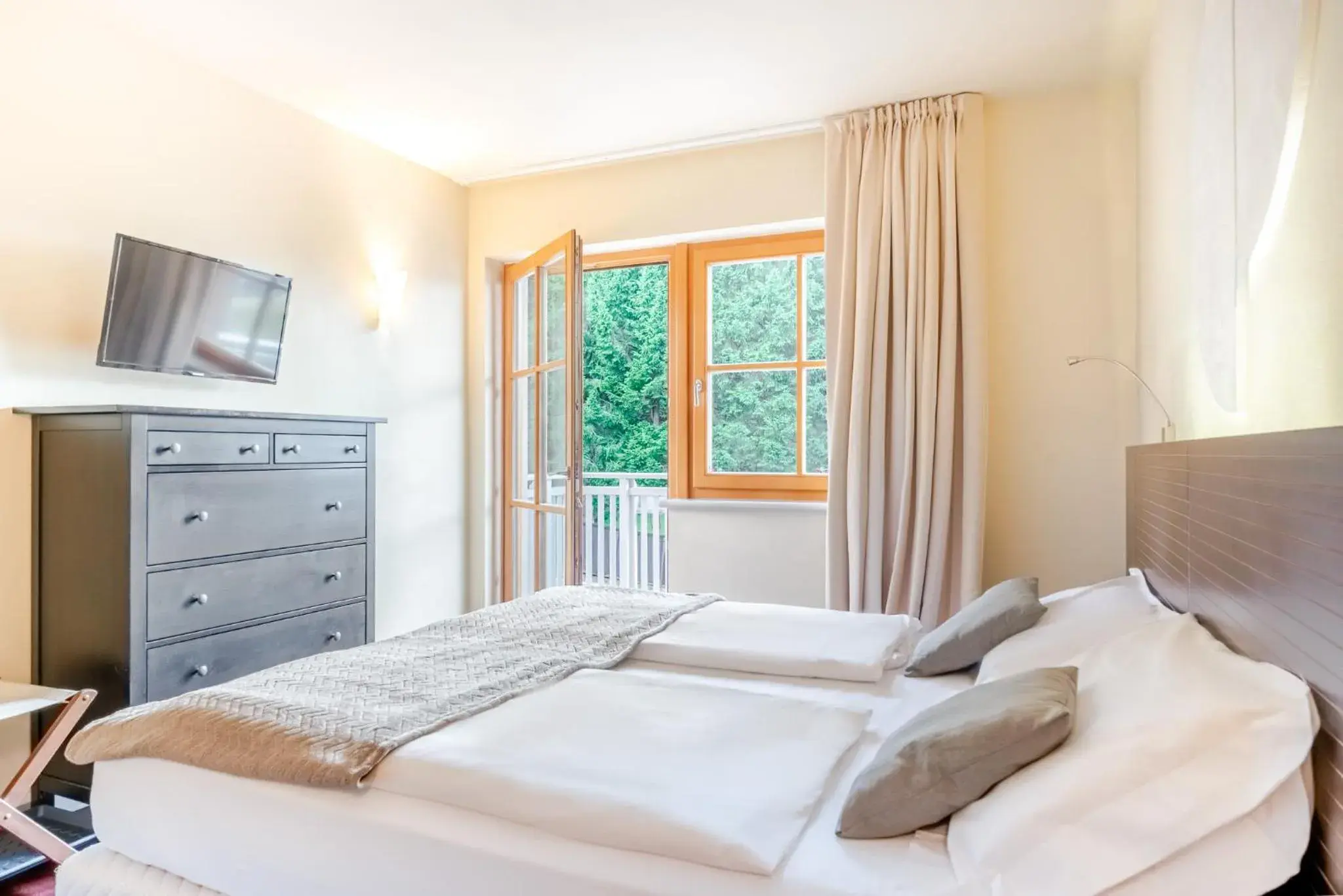 Superior Double or Twin Room in Hotel Norge Superior Double or Twin Room in Hotel Norge