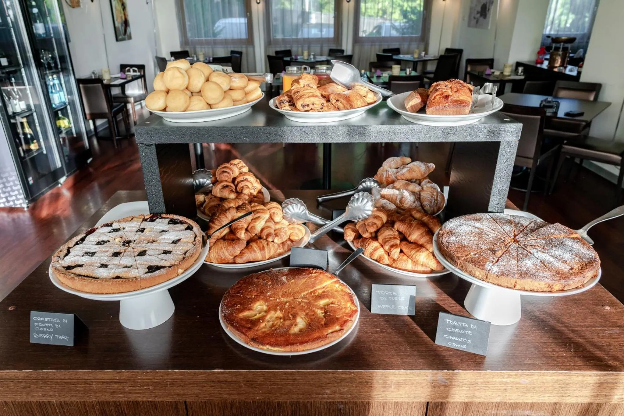 Buffet breakfast in Hotel Norge