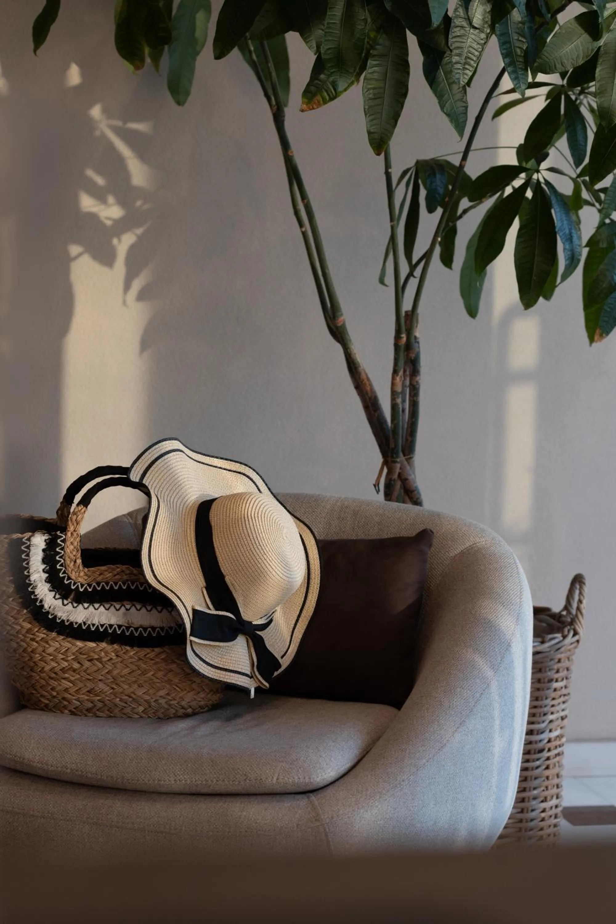 Decorative detail in Erato by Samian Mare