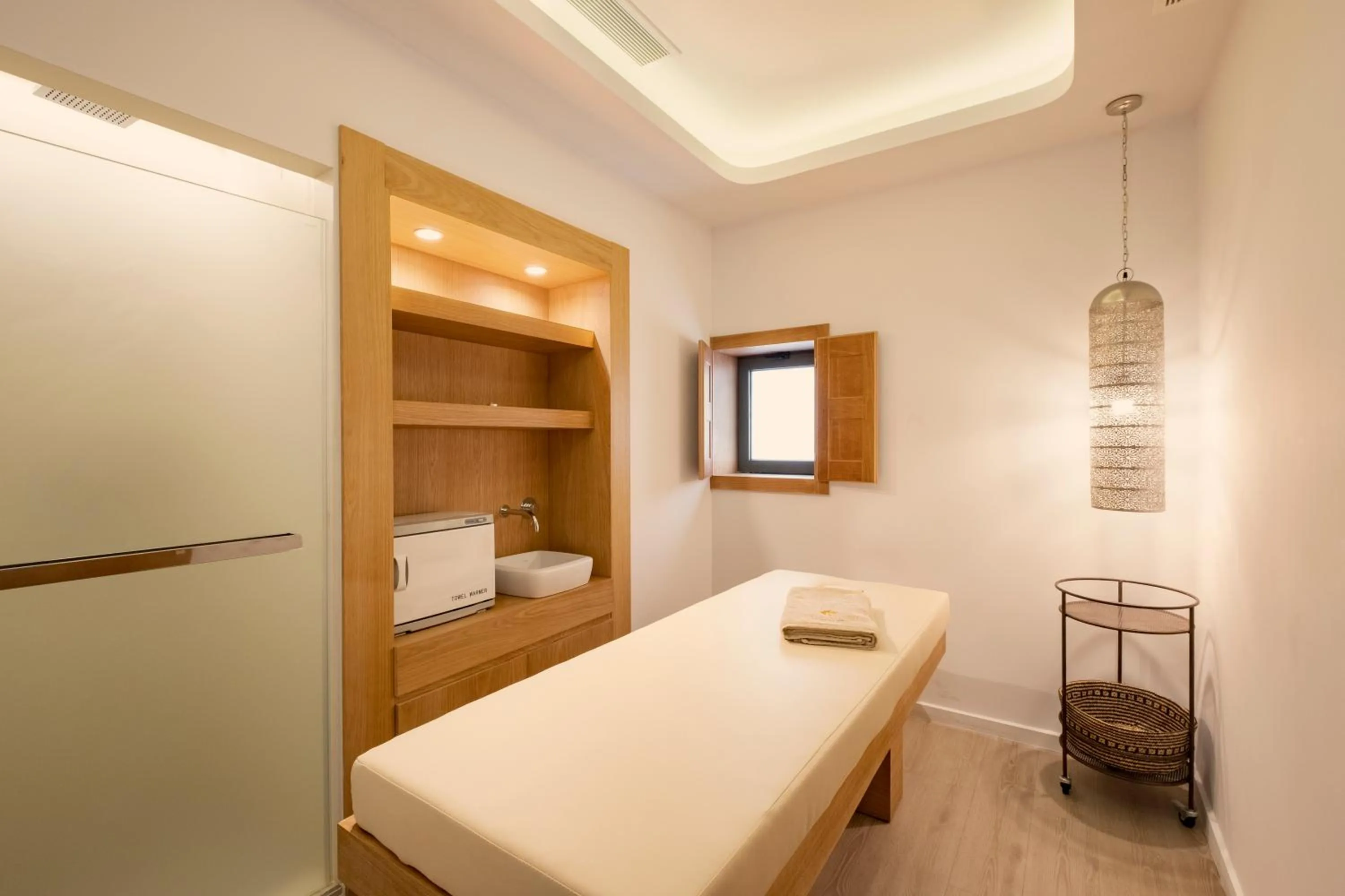 Massage in Erato by Samian Mare