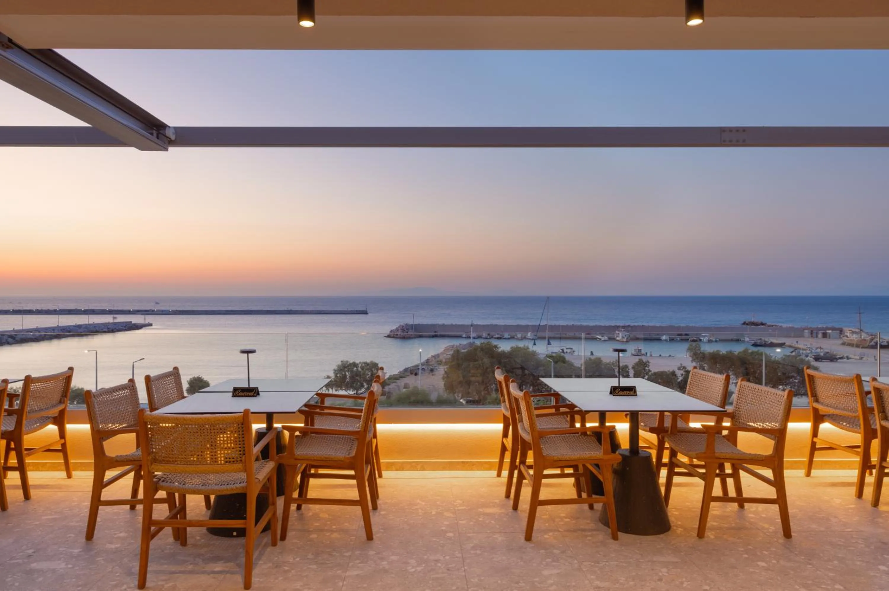 Restaurant/places to eat in Erato by Samian Mare